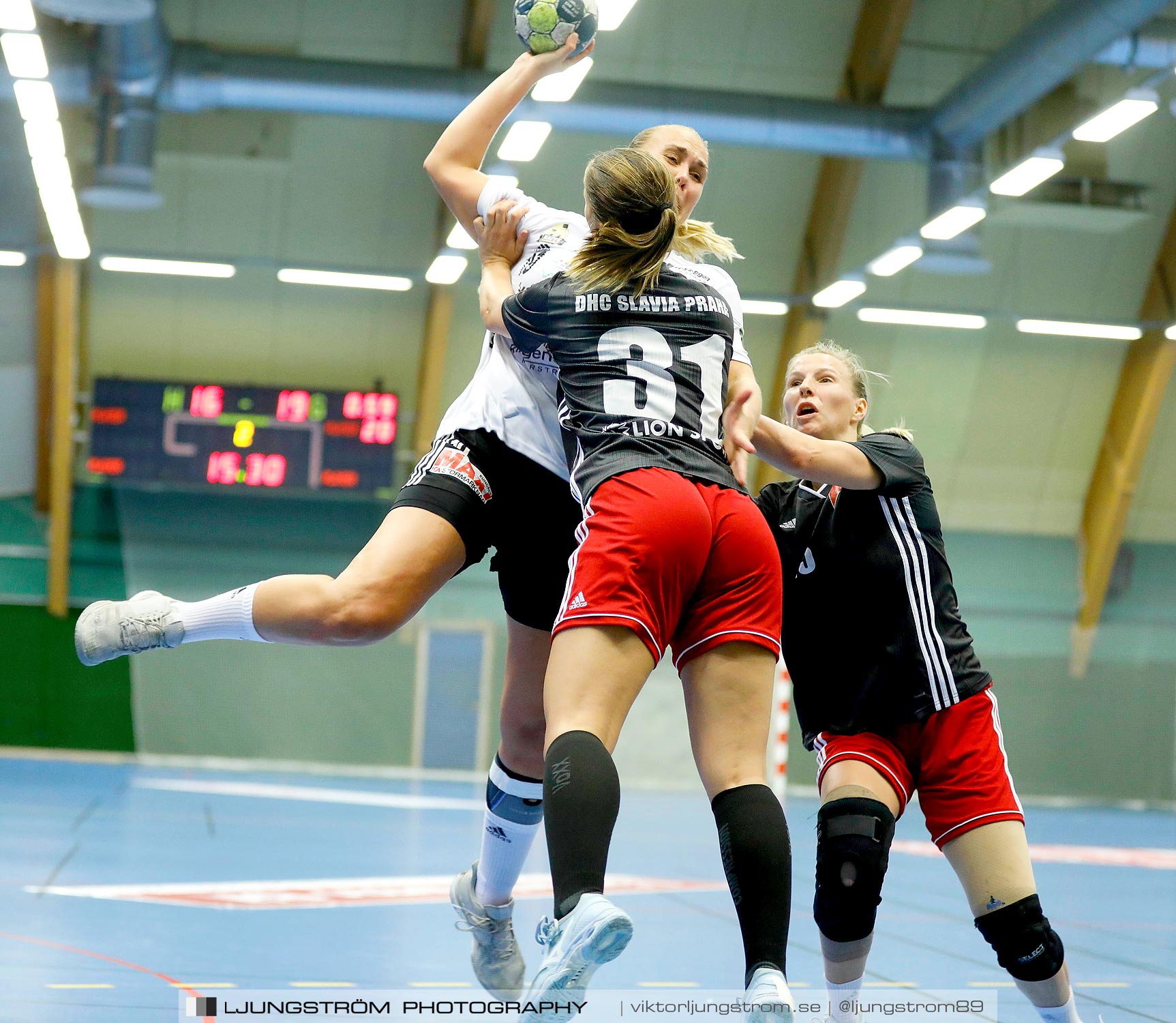 Annliz Cup DHC Slavia Praha-Kungälvs HK 21-26,dam,Skövde Idrottshall,Skövde,Sverige,Handboll,,2019,221426