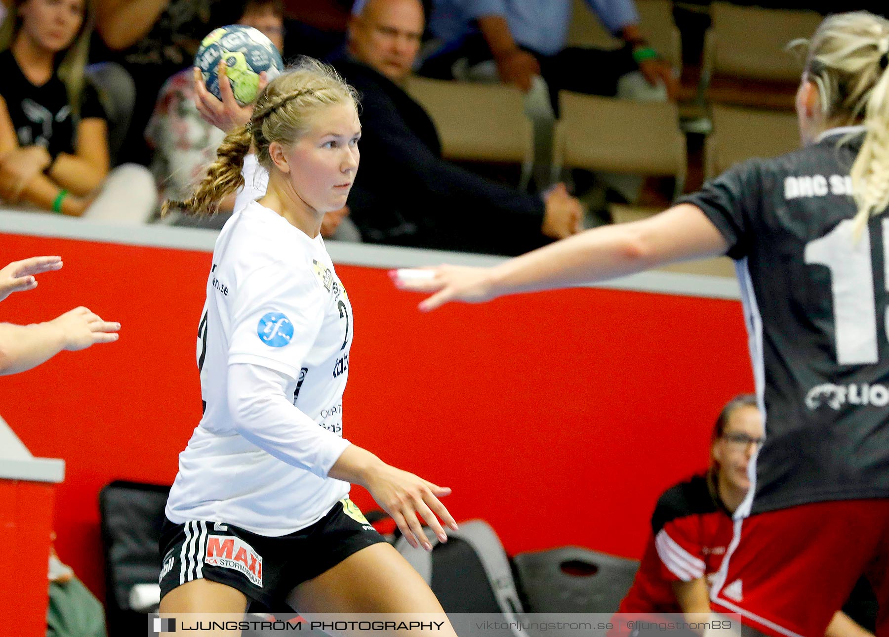 Annliz Cup DHC Slavia Praha-Kungälvs HK 21-26,dam,Skövde Idrottshall,Skövde,Sverige,Handboll,,2019,221427