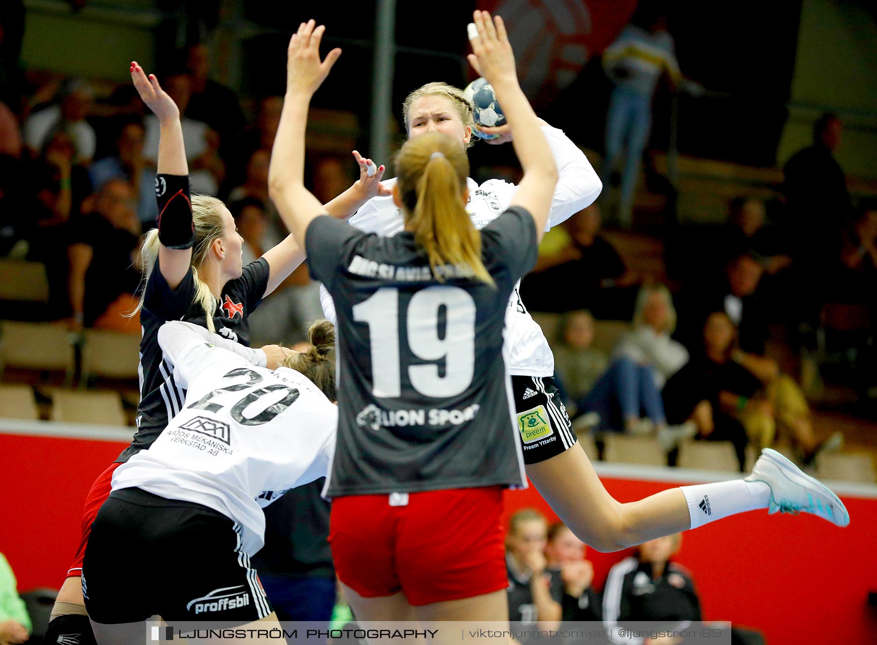 Annliz Cup DHC Slavia Praha-Kungälvs HK 21-26,dam,Skövde Idrottshall,Skövde,Sverige,Handboll,,2019,221433