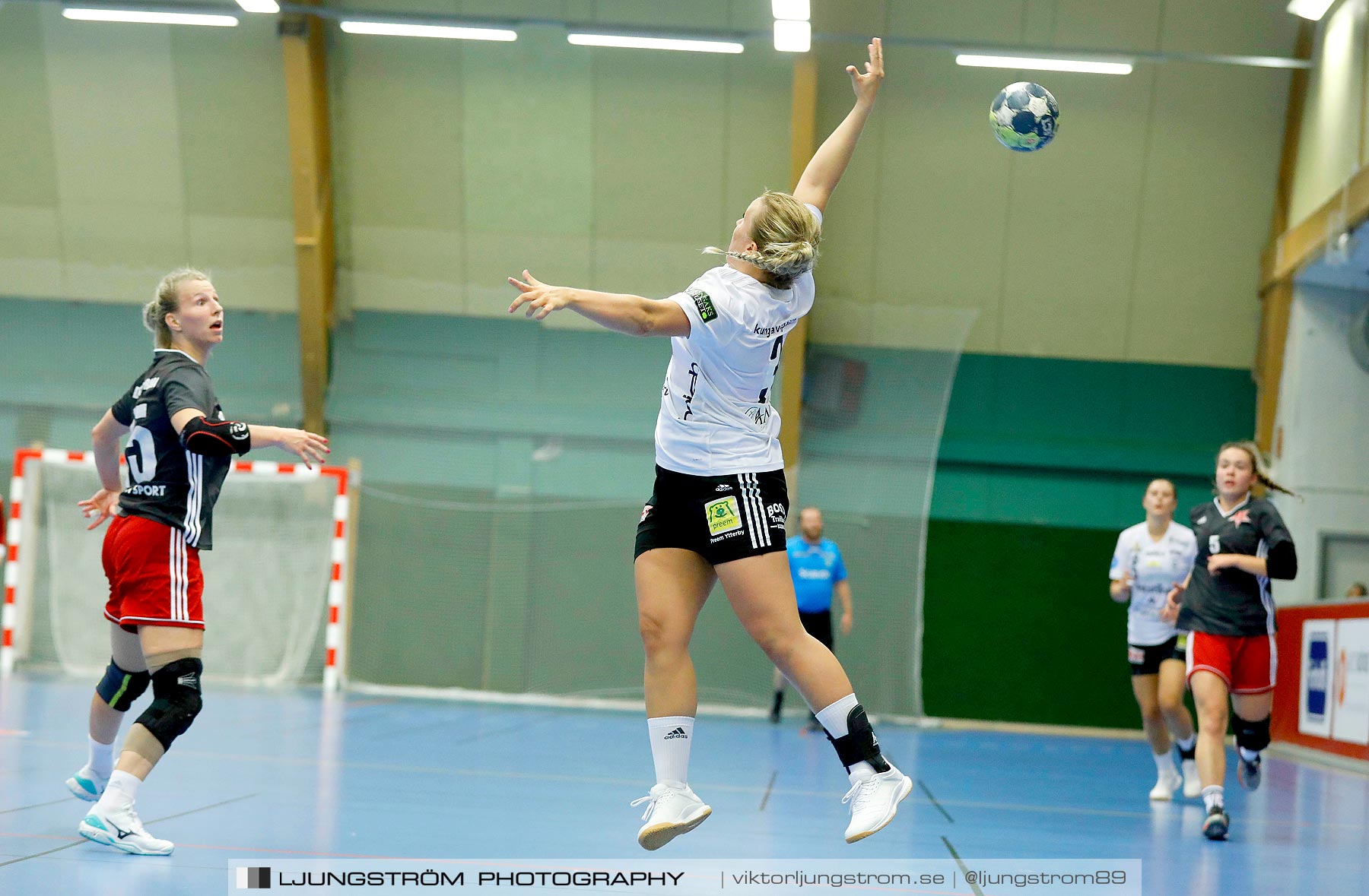 Annliz Cup DHC Slavia Praha-Kungälvs HK 21-26,dam,Skövde Idrottshall,Skövde,Sverige,Handboll,,2019,221439