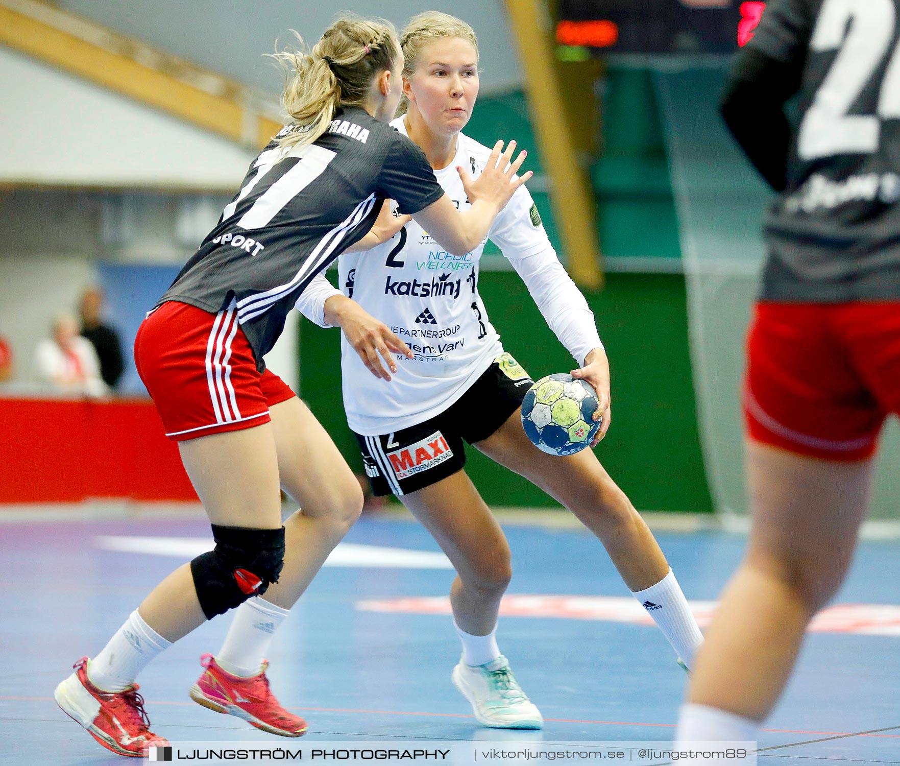 Annliz Cup DHC Slavia Praha-Kungälvs HK 21-26,dam,Skövde Idrottshall,Skövde,Sverige,Handboll,,2019,221446