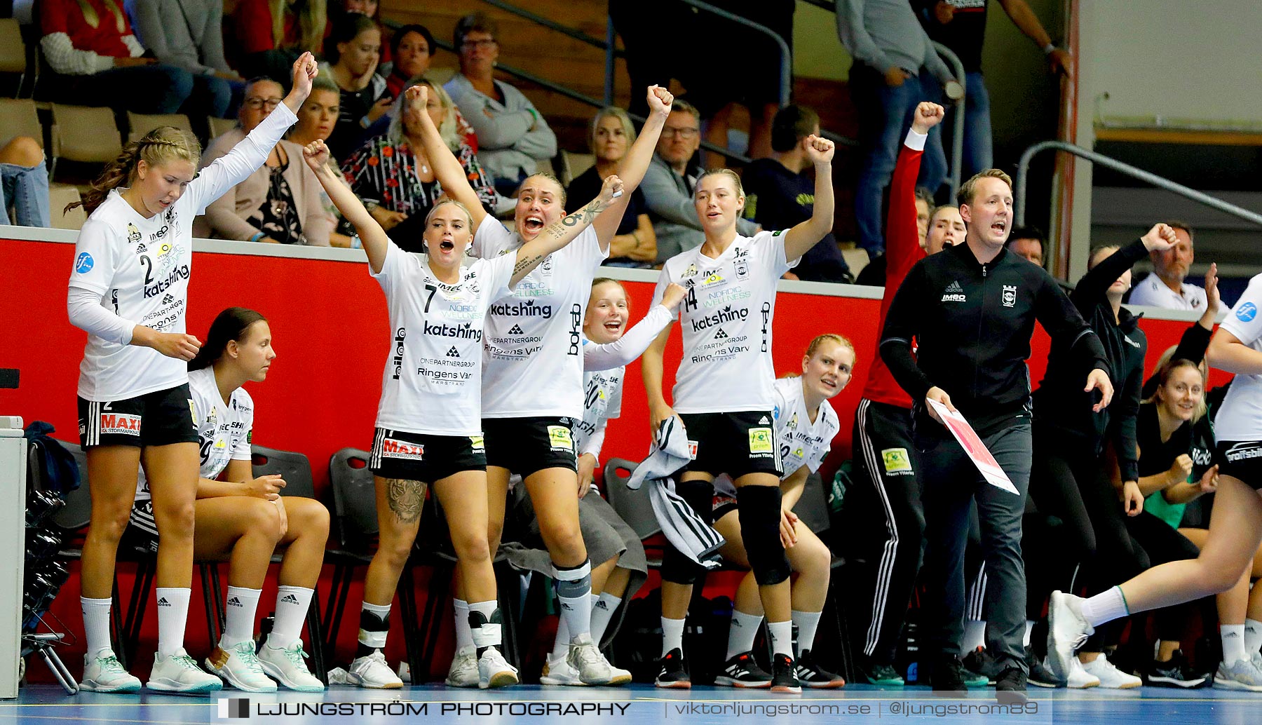 Annliz Cup DHC Slavia Praha-Kungälvs HK 21-26,dam,Skövde Idrottshall,Skövde,Sverige,Handboll,,2019,221448