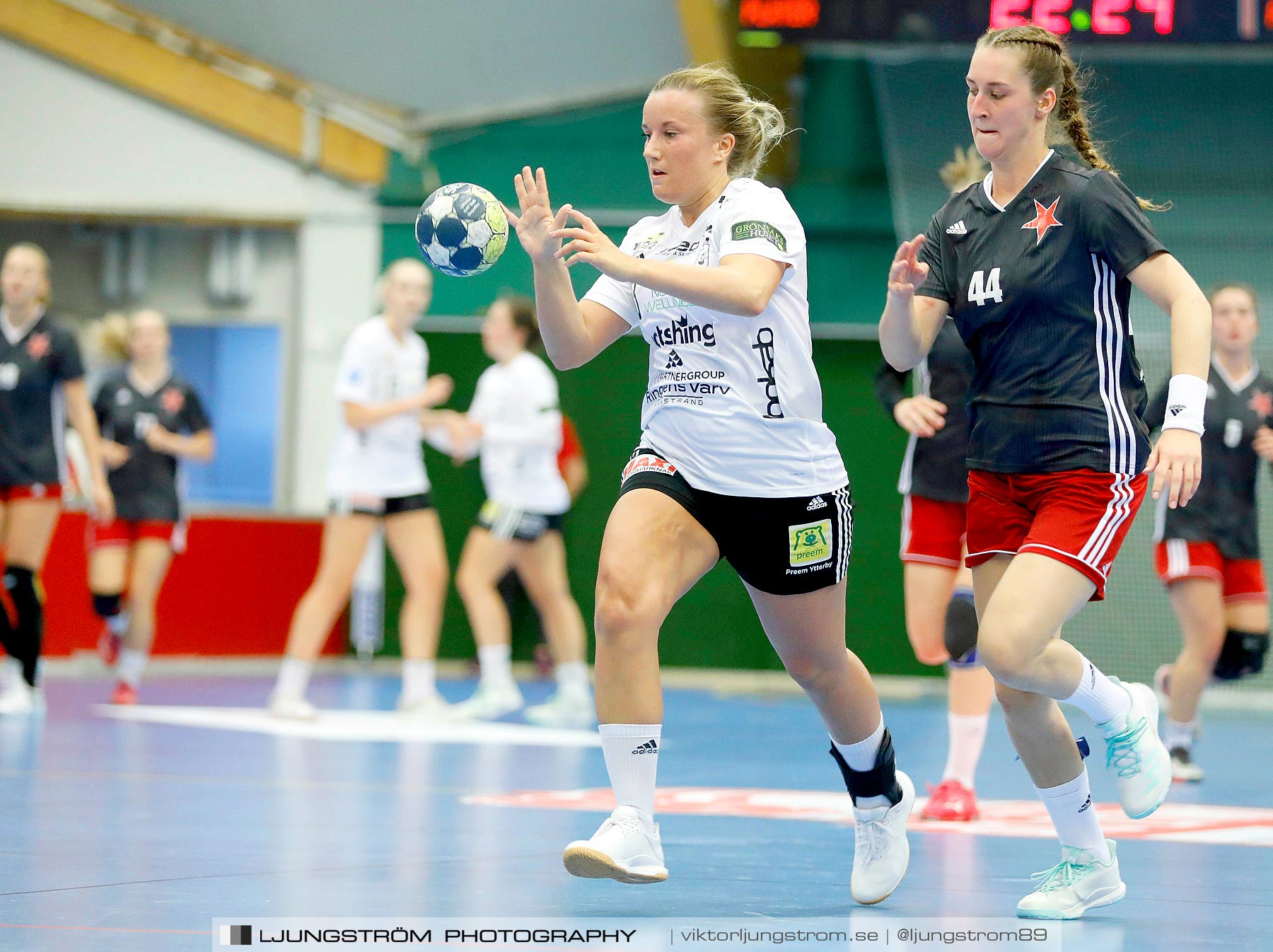 Annliz Cup DHC Slavia Praha-Kungälvs HK 21-26,dam,Skövde Idrottshall,Skövde,Sverige,Handboll,,2019,221450