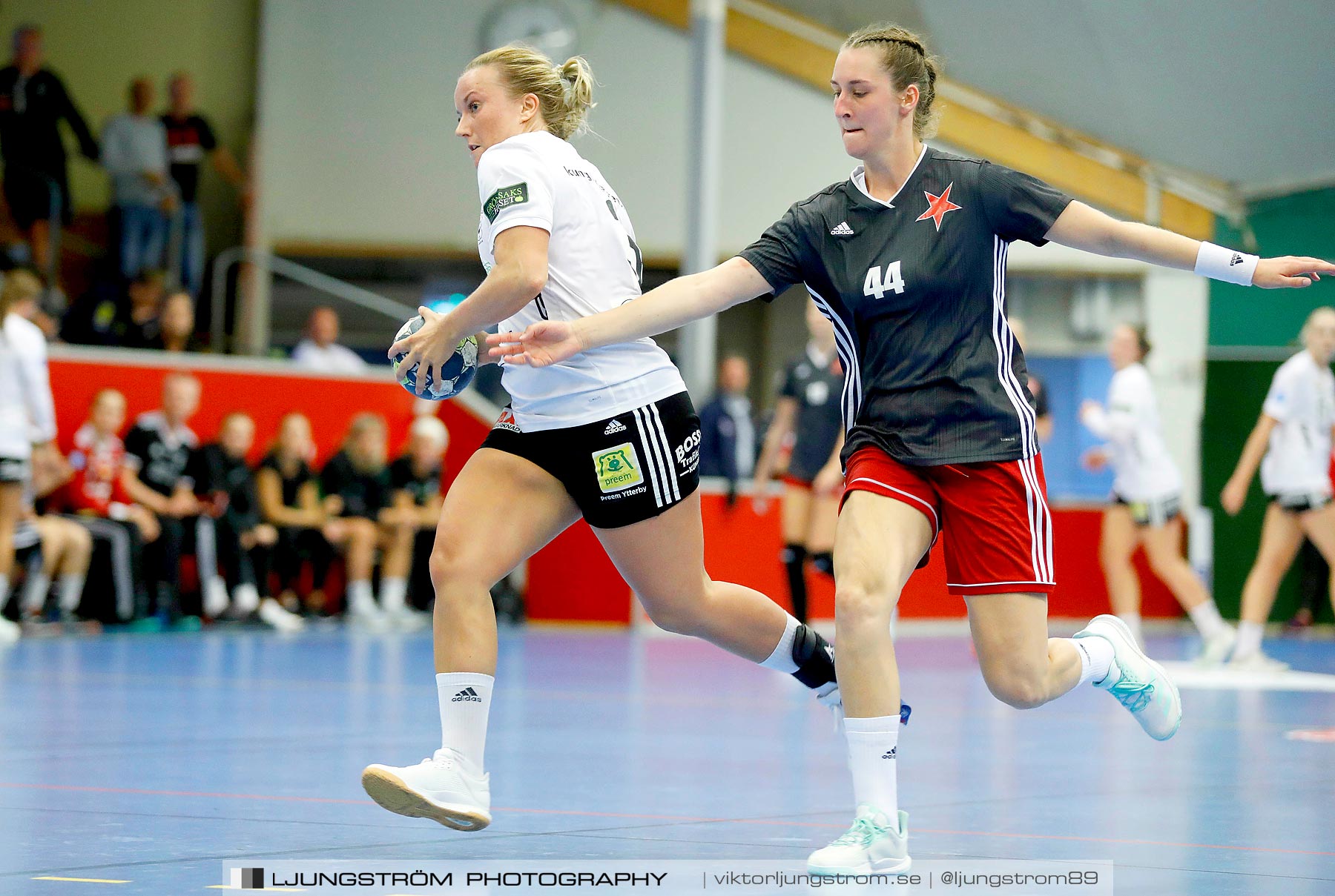 Annliz Cup DHC Slavia Praha-Kungälvs HK 21-26,dam,Skövde Idrottshall,Skövde,Sverige,Handboll,,2019,221451