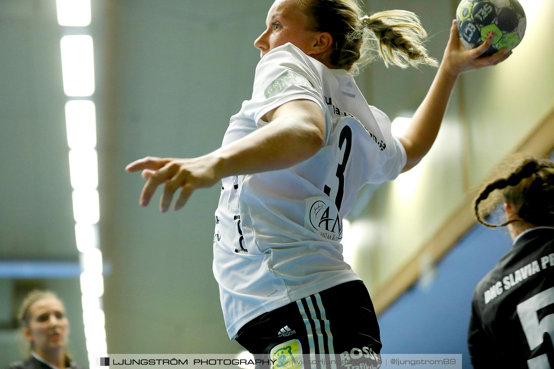 Annliz Cup DHC Slavia Praha-Kungälvs HK 21-26,dam,Skövde Idrottshall,Skövde,Sverige,Handboll,,2019,221457