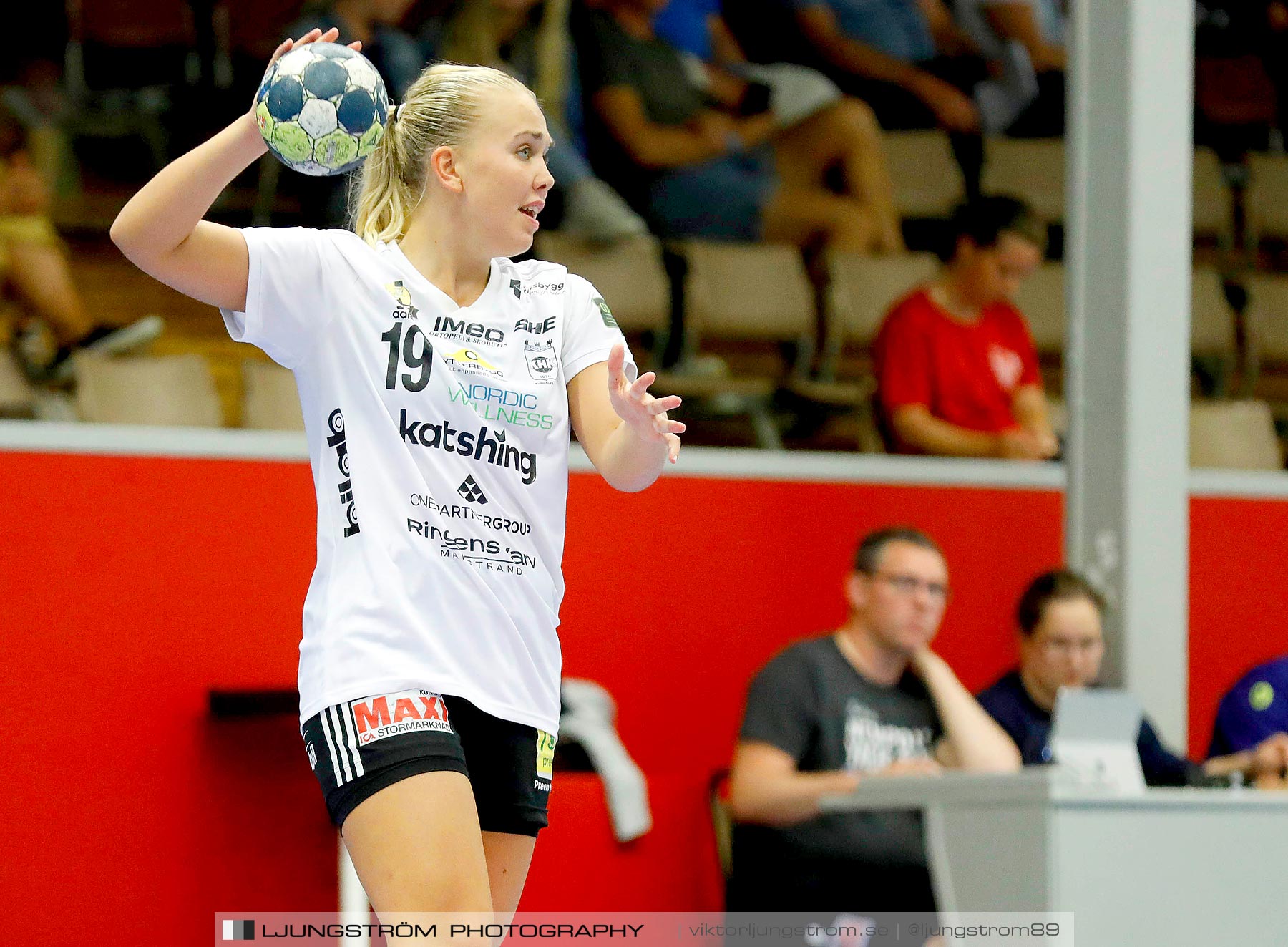 Annliz Cup DHC Slavia Praha-Kungälvs HK 21-26,dam,Skövde Idrottshall,Skövde,Sverige,Handboll,,2019,221458