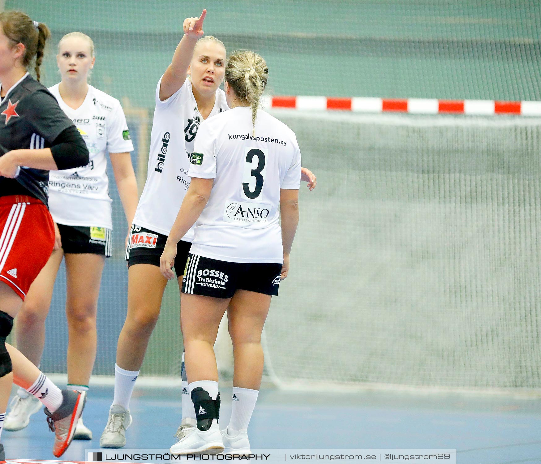 Annliz Cup DHC Slavia Praha-Kungälvs HK 21-26,dam,Skövde Idrottshall,Skövde,Sverige,Handboll,,2019,221461