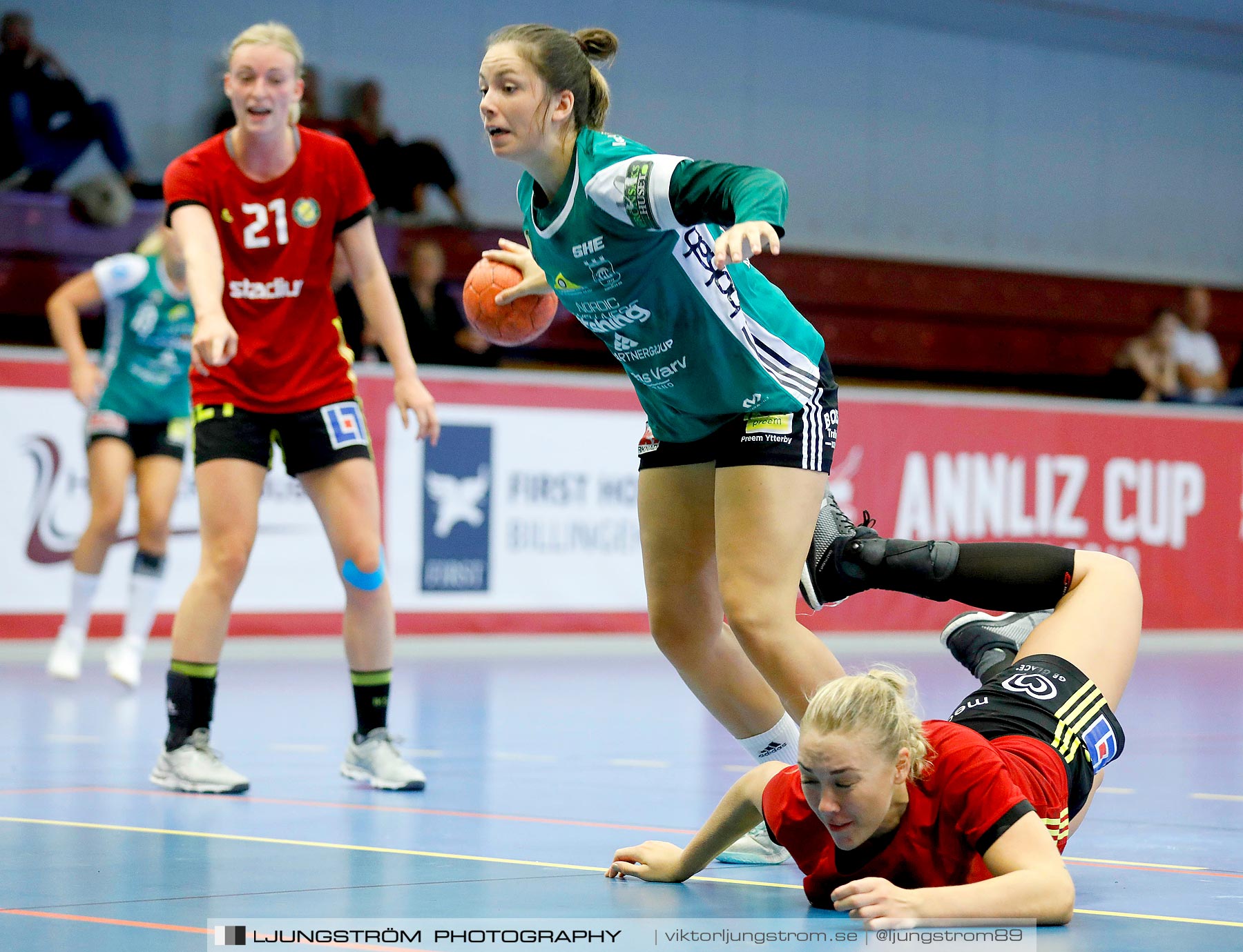 Annliz Cup IK Sävehof-Kungälvs HK 16-18,dam,Skövde Idrottshall,Skövde,Sverige,Handboll,,2019,221465