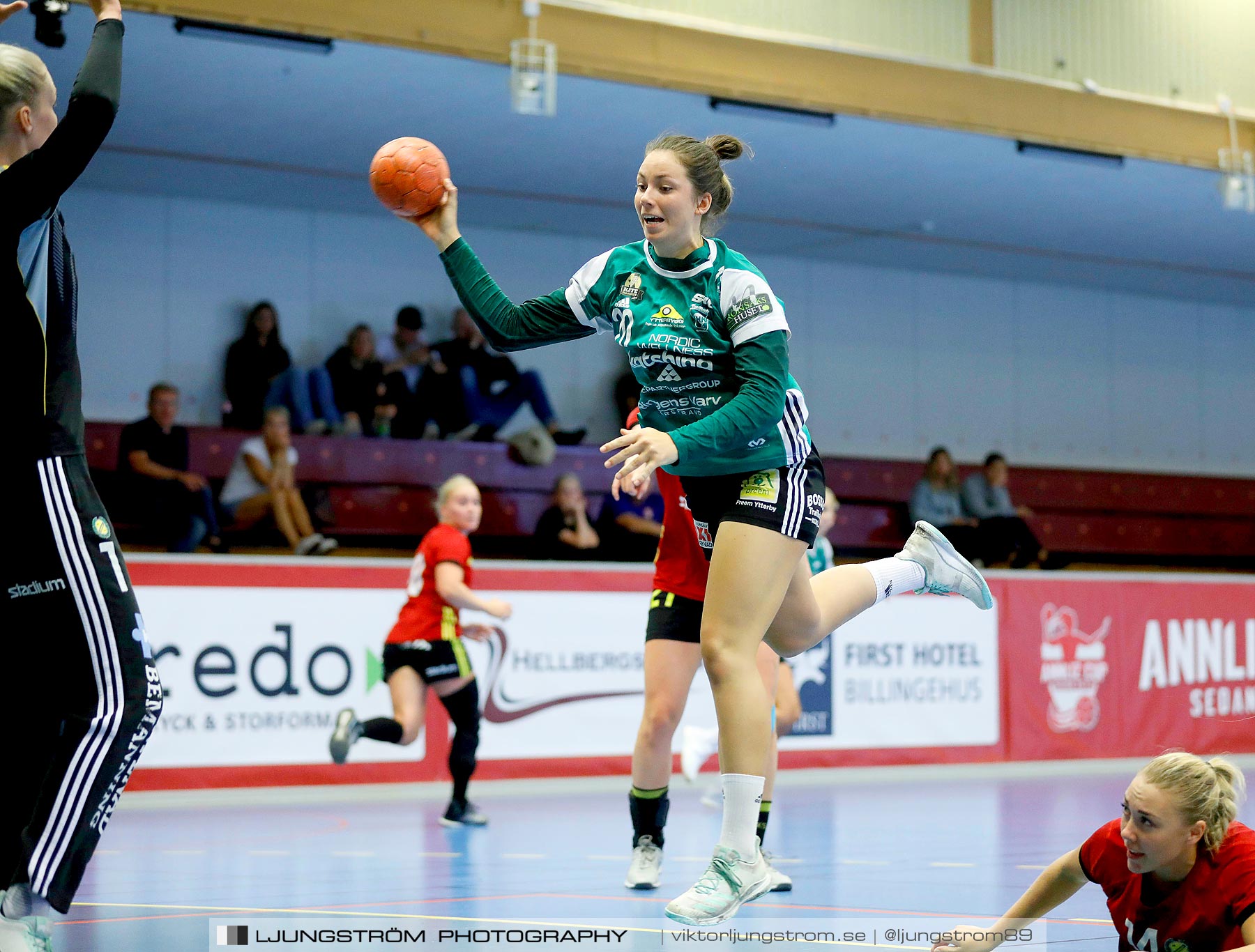 Annliz Cup IK Sävehof-Kungälvs HK 16-18,dam,Skövde Idrottshall,Skövde,Sverige,Handboll,,2019,221467