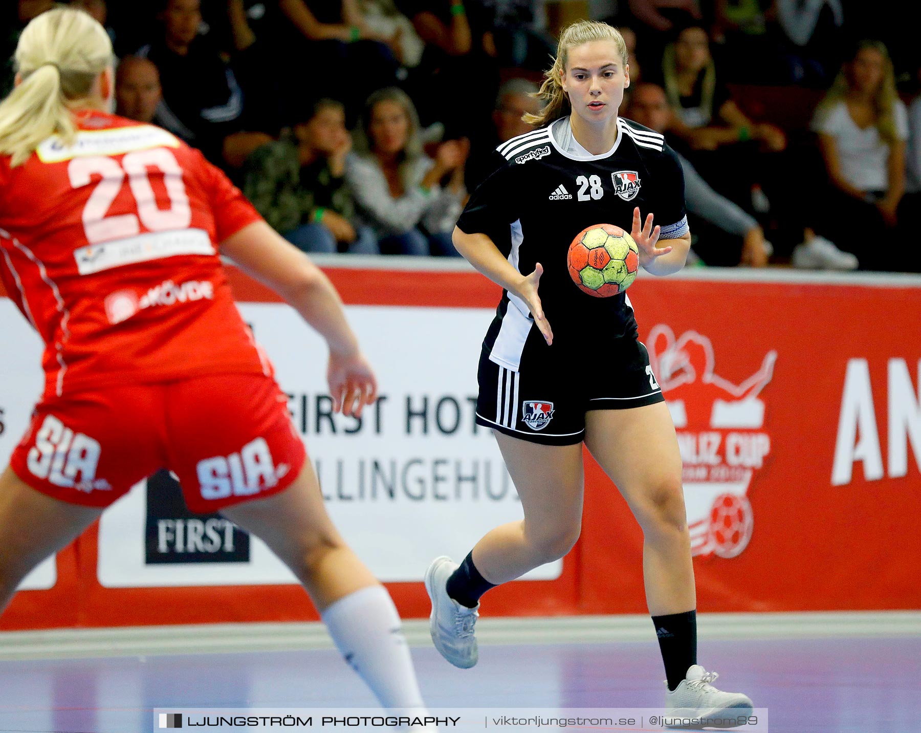 Annliz Cup Skövde HF-Ajax København 14-24,dam,Skövde Idrottshall,Skövde,Sverige,Handboll,,2019,224638