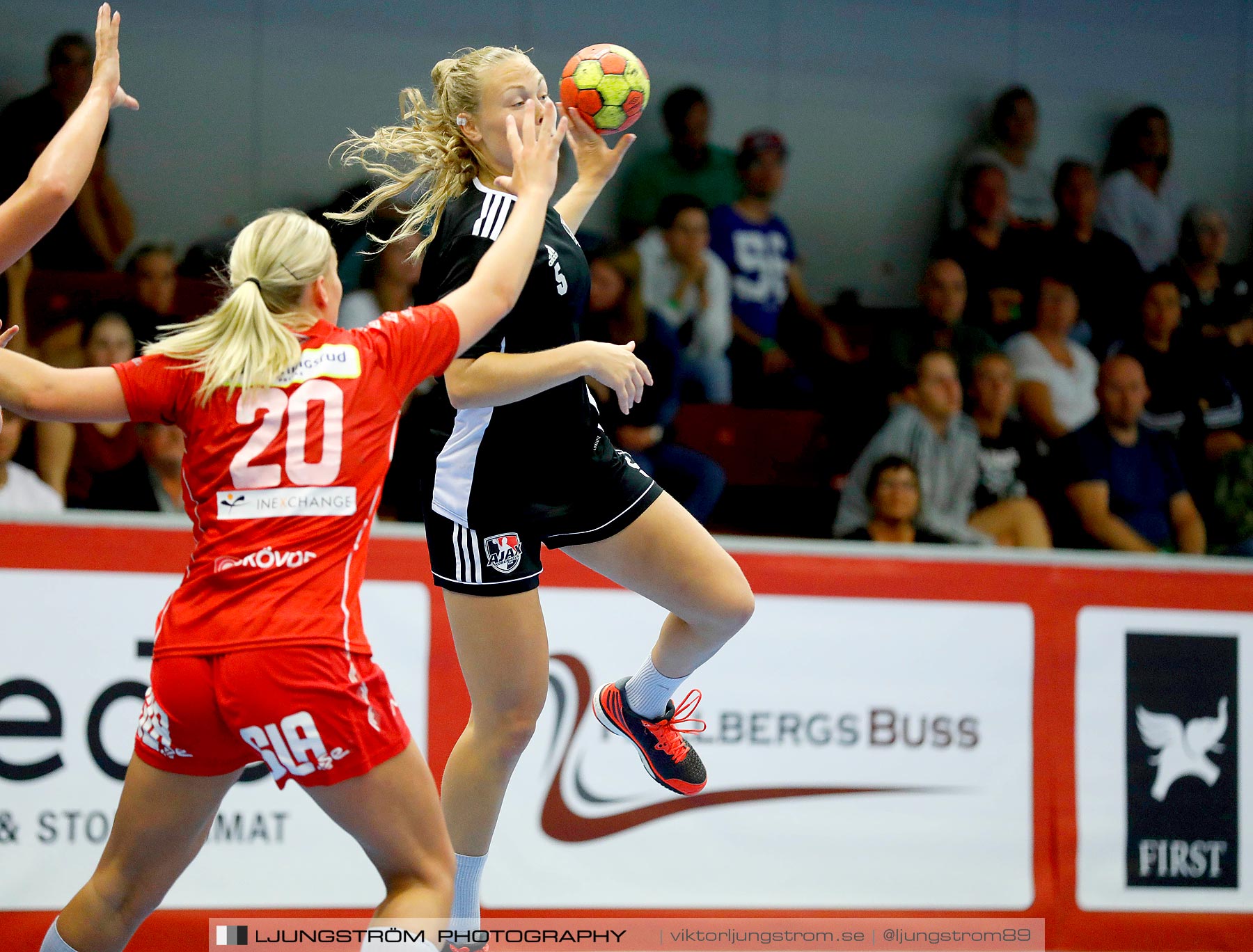 Annliz Cup Skövde HF-Ajax København 14-24,dam,Skövde Idrottshall,Skövde,Sverige,Handboll,,2019,224665