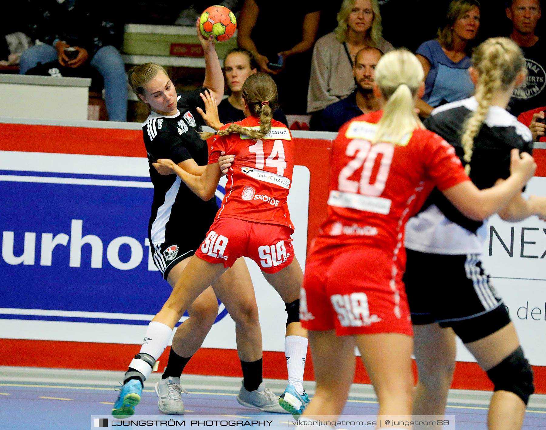 Annliz Cup Skövde HF-Ajax København 14-24,dam,Skövde Idrottshall,Skövde,Sverige,Handboll,,2019,224674