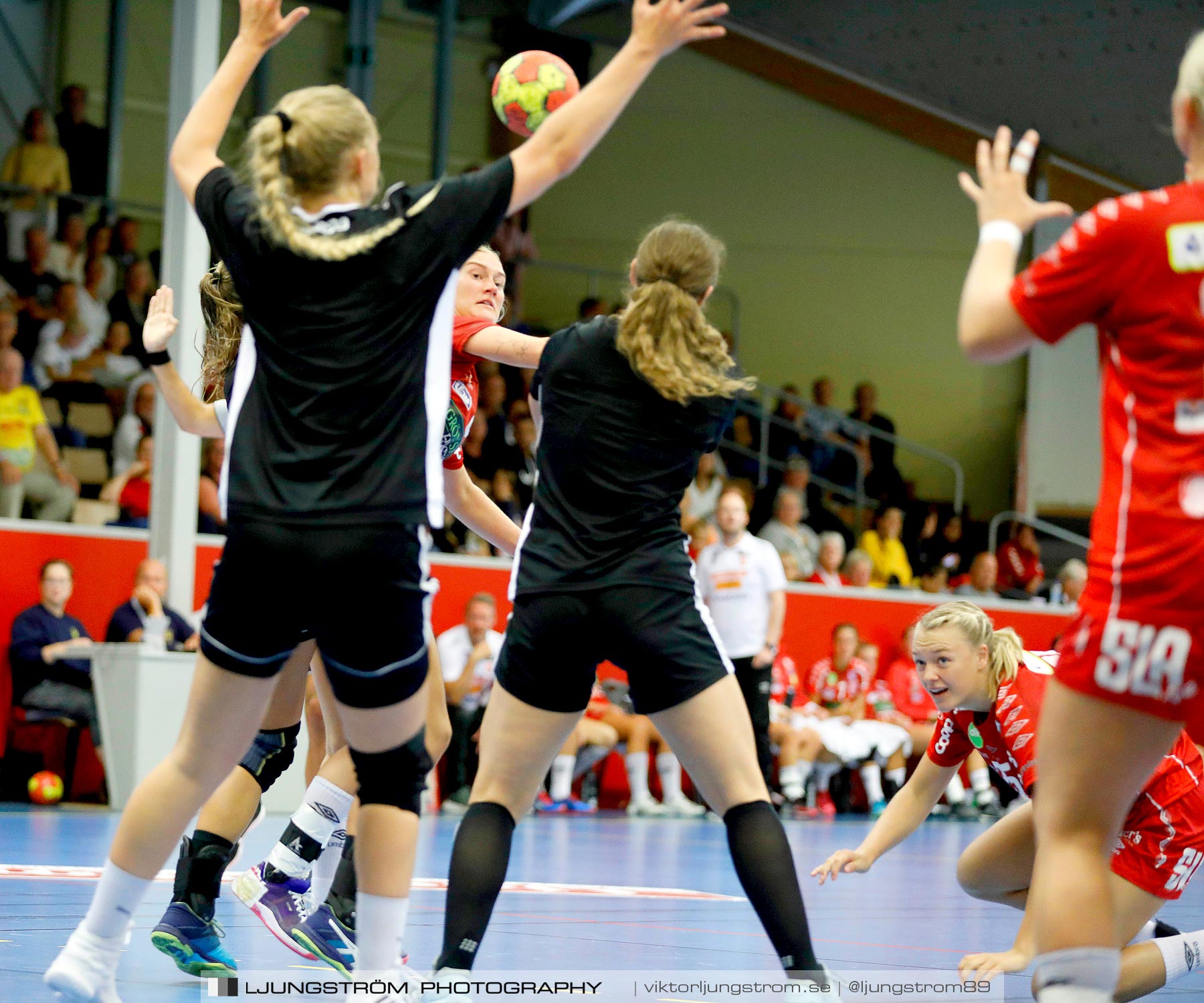 Annliz Cup Skövde HF-Ajax København 14-24,dam,Skövde Idrottshall,Skövde,Sverige,Handboll,,2019,224689