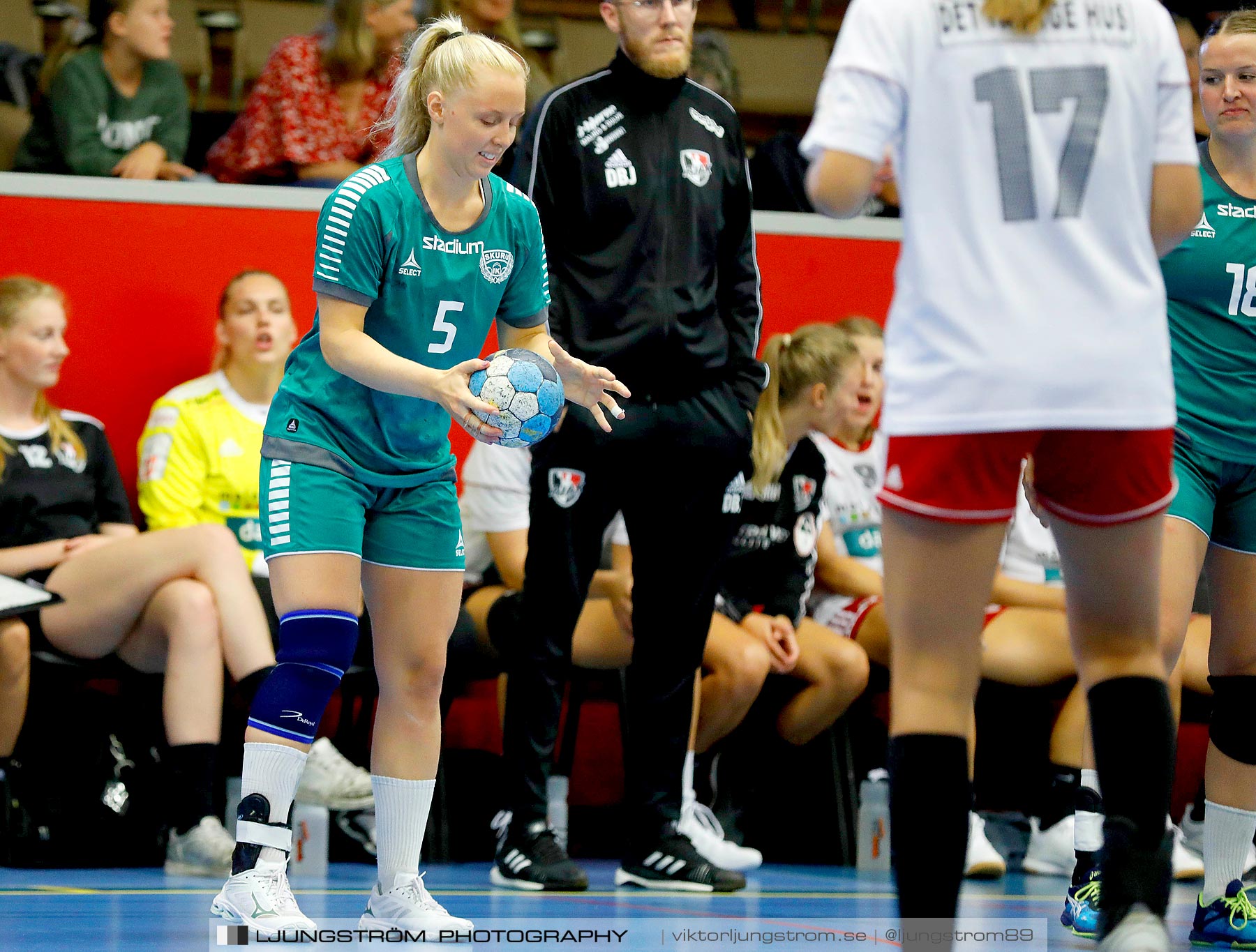 Annliz Cup Ajax København-Skuru IK 27-18,dam,Skövde Idrottshall,Skövde,Sverige,Handboll,,2019,224870