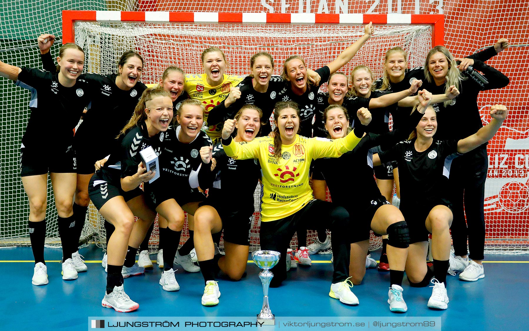 Annliz Cup FINAL CSM București-TTH Holstebro 21-23,dam,Skövde Idrottshall,Skövde,Sverige,Handboll,,2019,225736