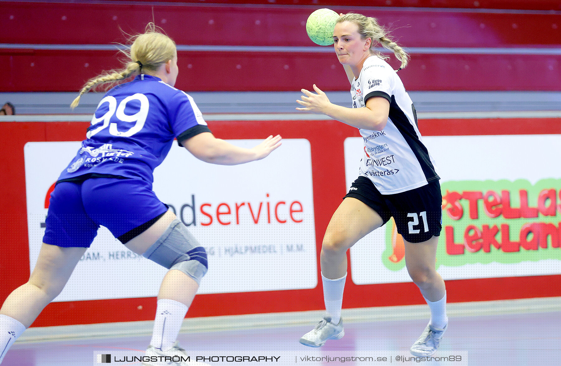 Annliz Cup Superelit VästeråsIrsta HF-Roskilde 33-22,dam,Skövde Idrottshall,Skövde,Sverige,Handboll,,2022,290030