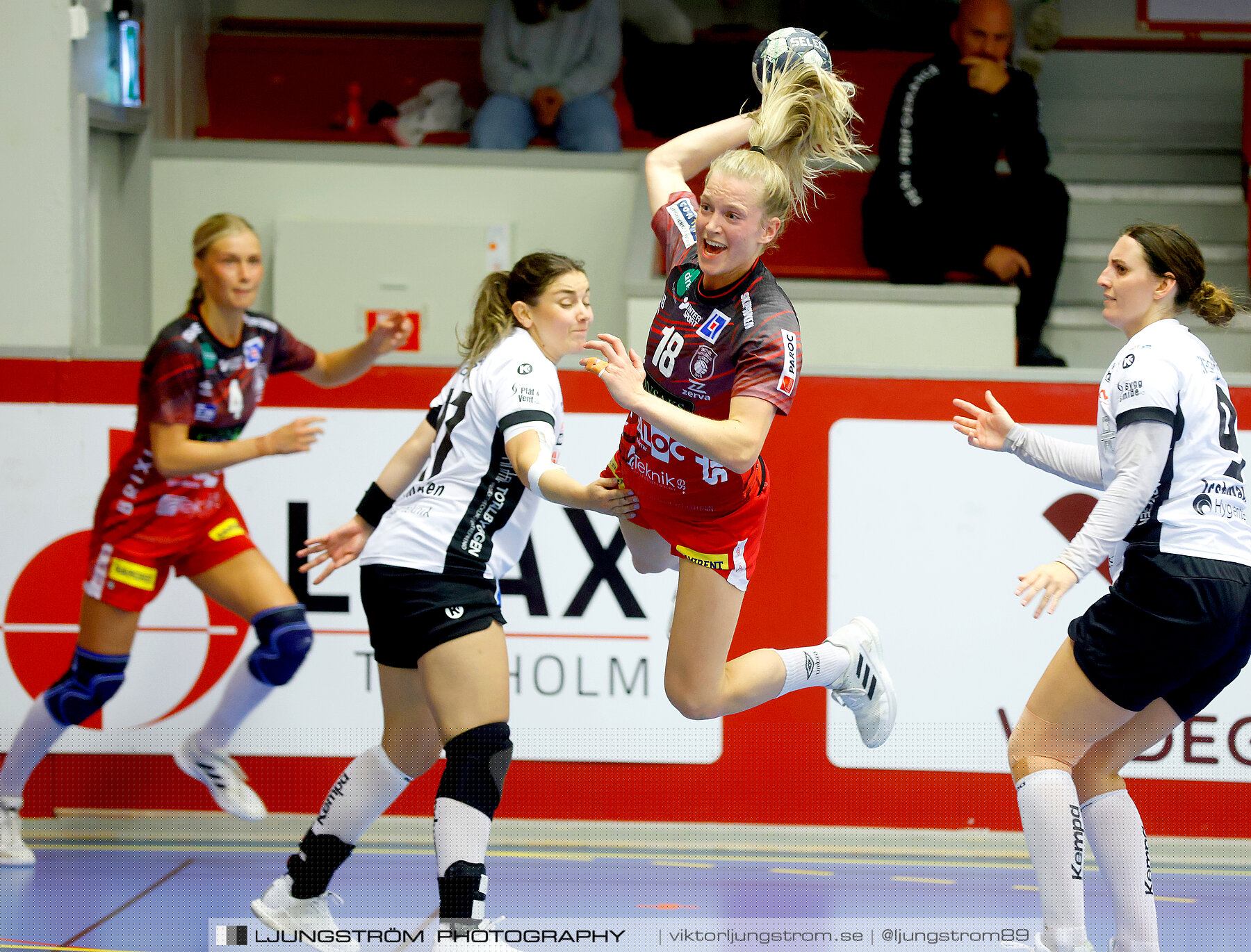 ATG Svenska Cupen Skövde HF-VästeråsIrsta HF 28-30,dam,Skövde Idrottshall,Skövde,Sverige,Handboll,,2022,290355