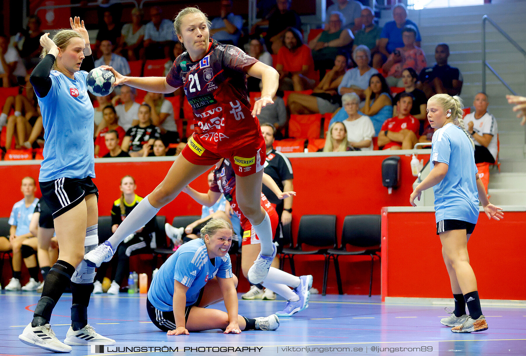 Annliz Cup Superelit Skövde HF-EH Aalborg 28-30,dam,Skövde Idrottshall,Skövde,Sverige,Handboll,,2022,290927