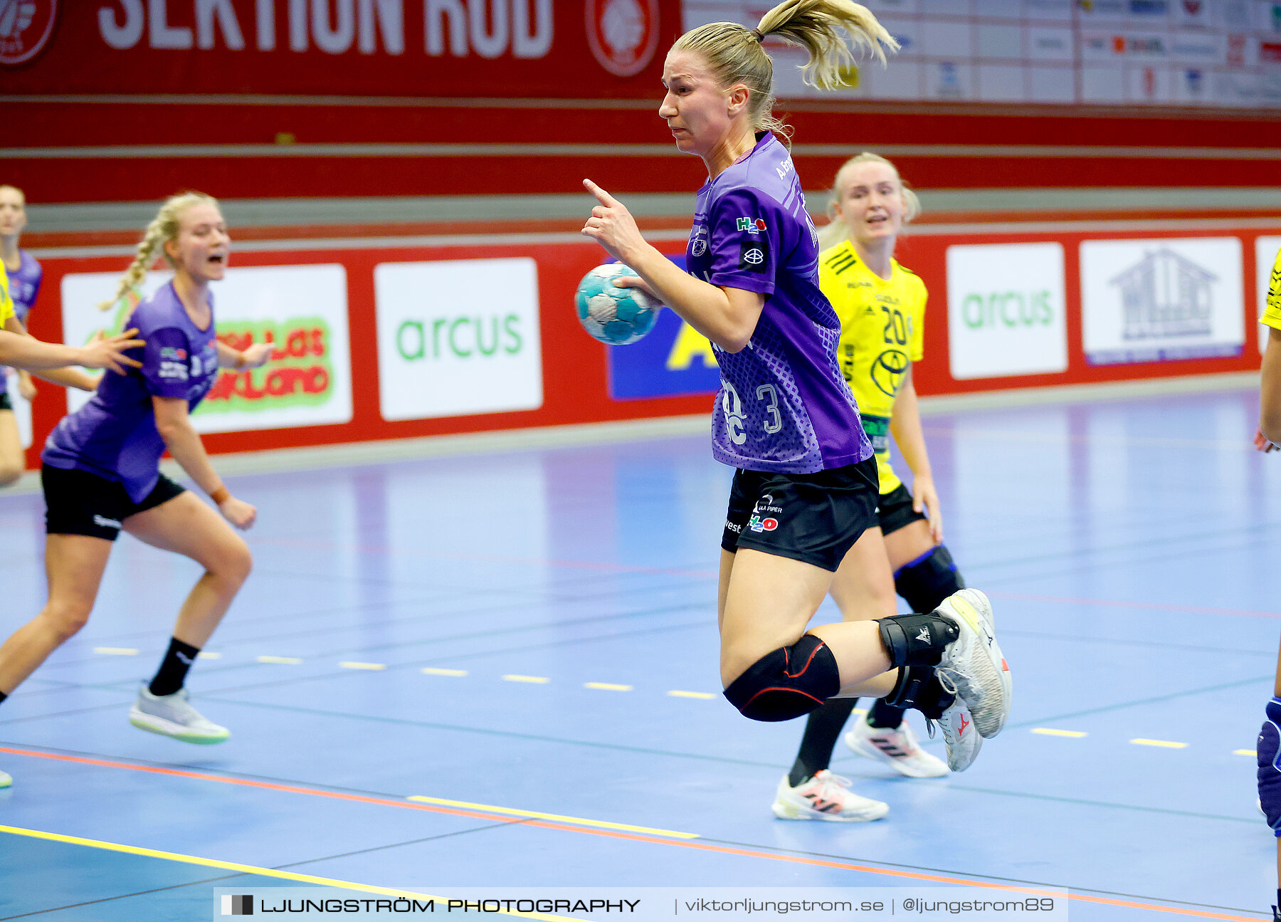 Annliz Cup Superelit IK Sävehof-Aarhus United 24-30,dam,Skövde Idrottshall,Skövde,Sverige,Handboll,,2022,294292