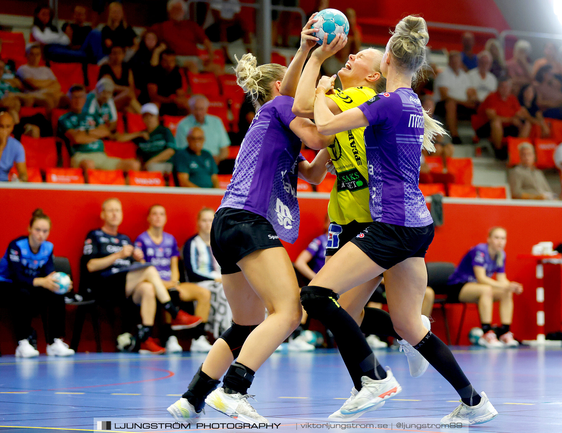 Annliz Cup Superelit IK Sävehof-Aarhus United 24-30,dam,Skövde Idrottshall,Skövde,Sverige,Handboll,,2022,294334