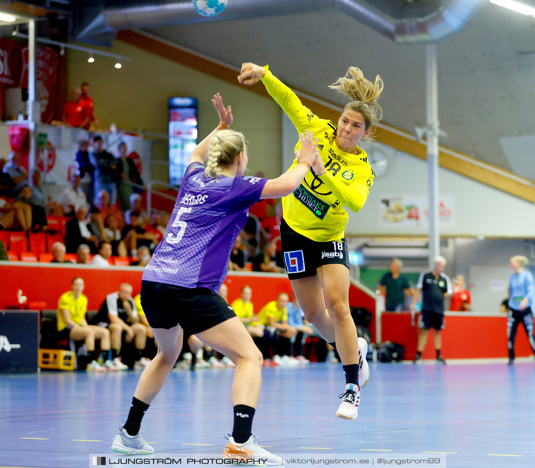 Annliz Cup Superelit IK Sävehof-Aarhus United 24-30,dam,Skövde Idrottshall,Skövde,Sverige,Handboll,,2022,294341