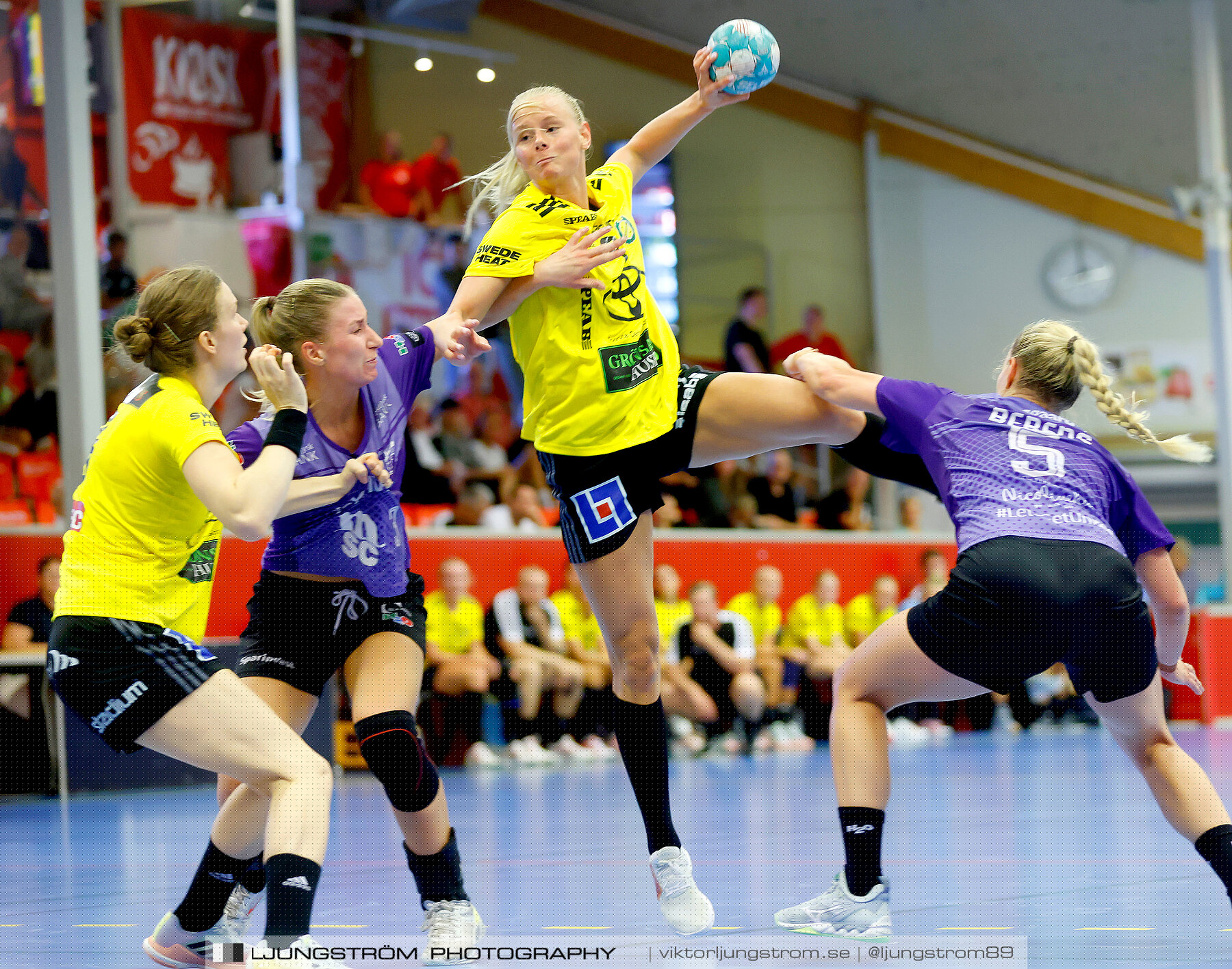 Annliz Cup Superelit IK Sävehof-Aarhus United 24-30,dam,Skövde Idrottshall,Skövde,Sverige,Handboll,,2022,294347