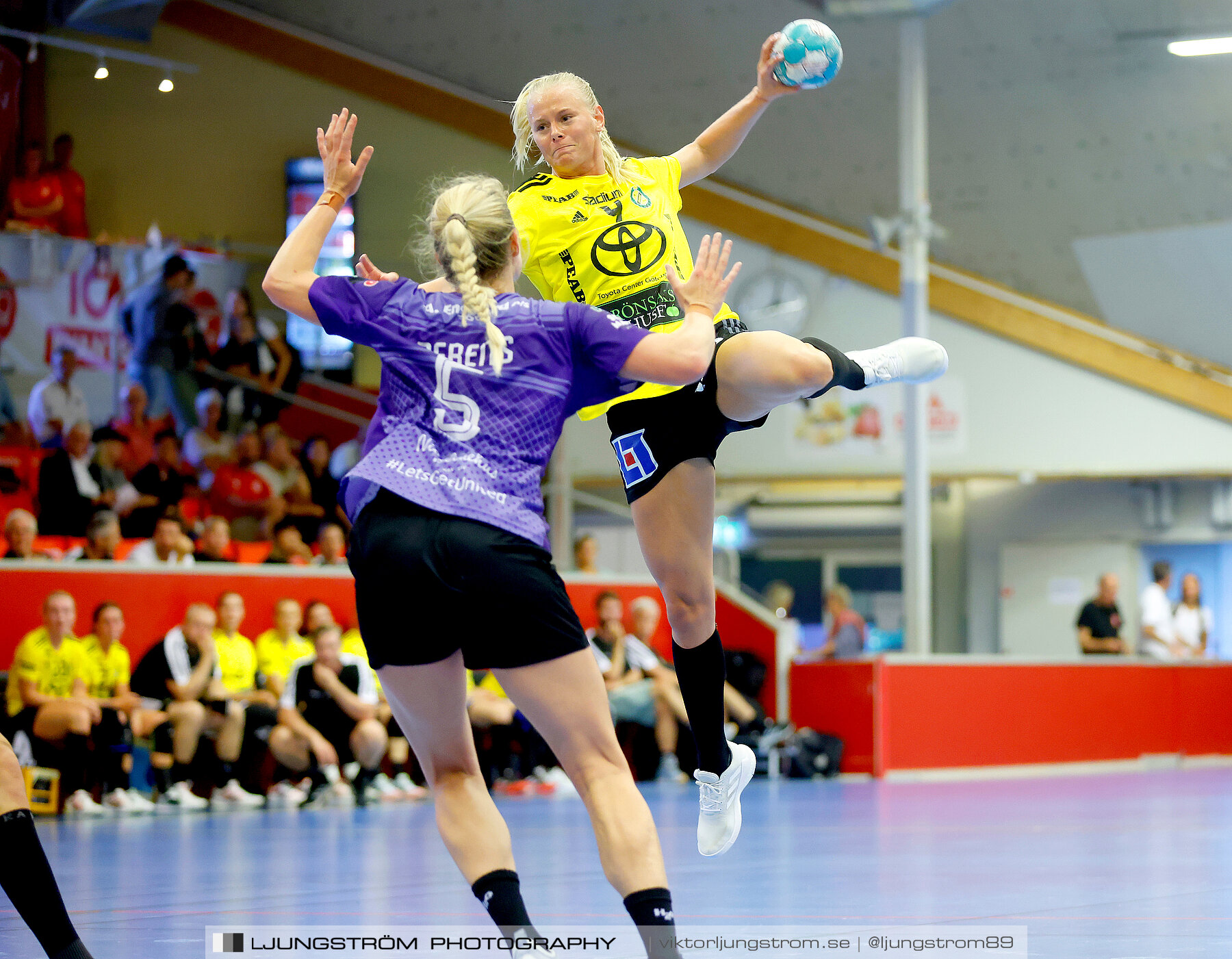 Annliz Cup Superelit IK Sävehof-Aarhus United 24-30,dam,Skövde Idrottshall,Skövde,Sverige,Handboll,,2022,294363