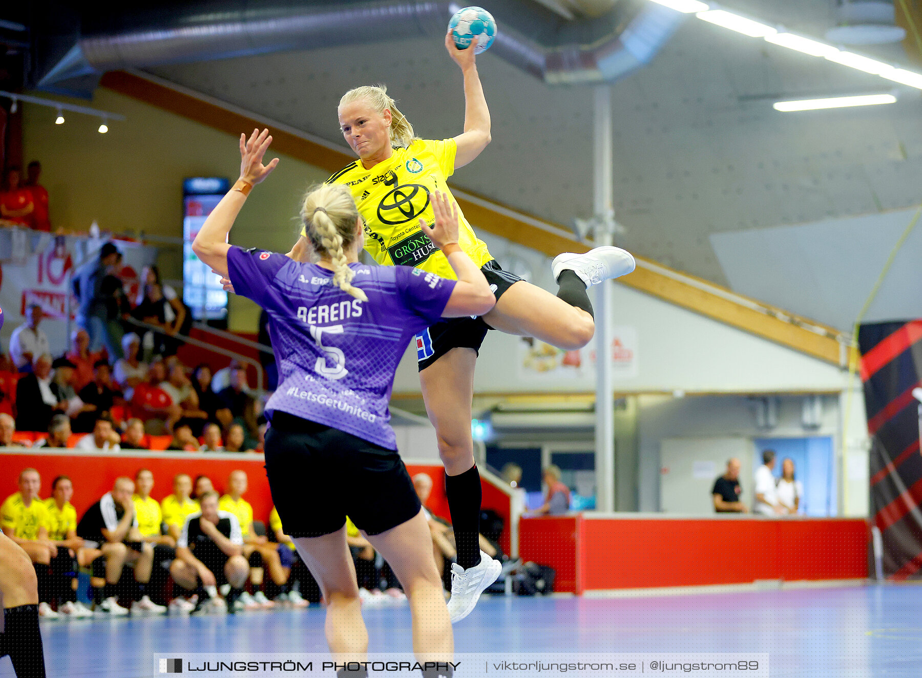 Annliz Cup Superelit IK Sävehof-Aarhus United 24-30,dam,Skövde Idrottshall,Skövde,Sverige,Handboll,,2022,294364