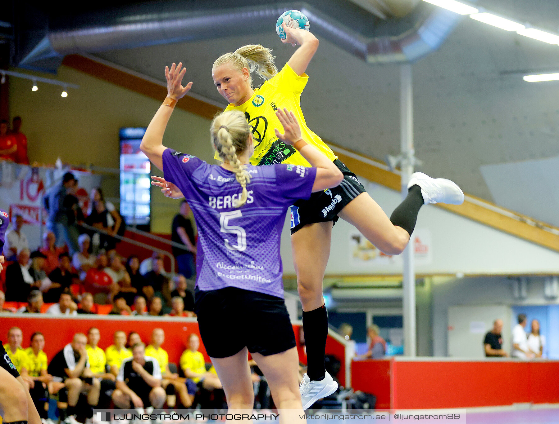 Annliz Cup Superelit IK Sävehof-Aarhus United 24-30,dam,Skövde Idrottshall,Skövde,Sverige,Handboll,,2022,294365