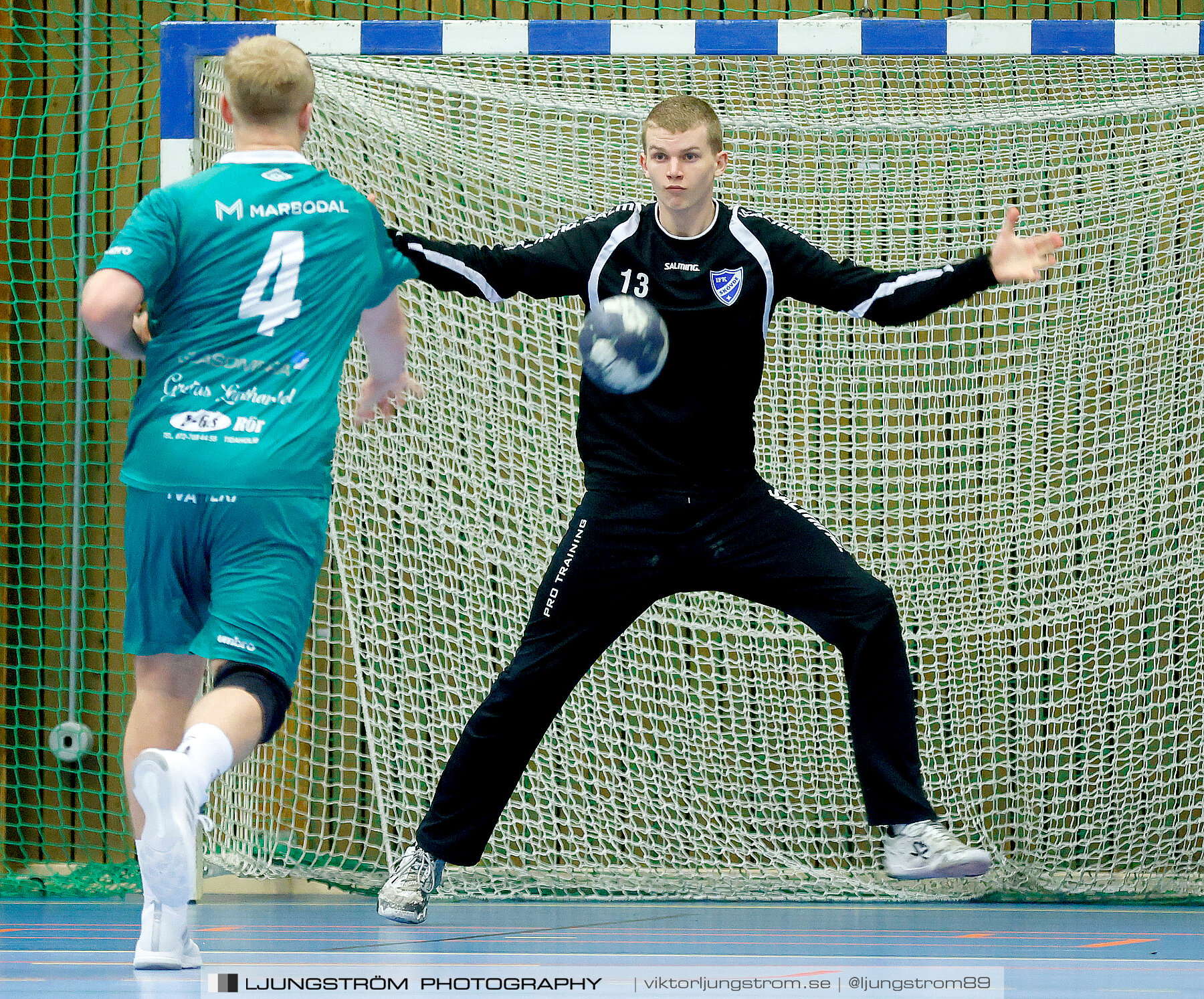 HK Skövde-IF HV Tidaholm 32-28,herr,Arena Skövde,Skövde,Sverige,Handboll,,2022,298411