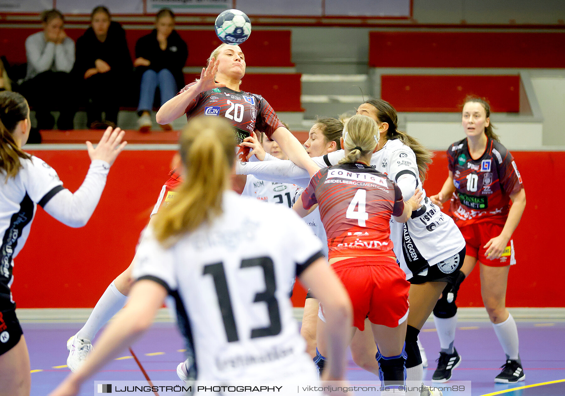 ATG Svenska Cupen Skövde HF-VästeråsIrsta HF 1/4 -final 2 32-29,dam,Skövde Idrottshall,Skövde,Sverige,Handboll,,2022,300326