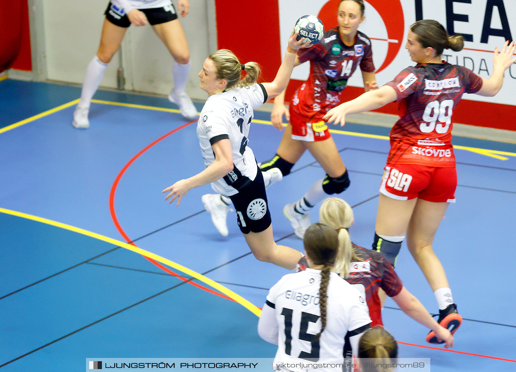 ATG Svenska Cupen Skövde HF-VästeråsIrsta HF 1/4 -final 2 32-29,dam,Skövde Idrottshall,Skövde,Sverige,Handboll,,2022,300352