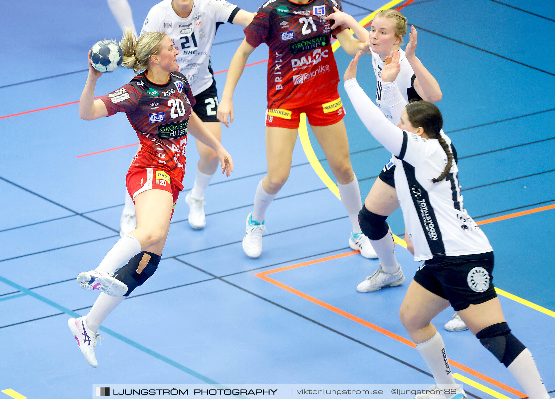 ATG Svenska Cupen Skövde HF-VästeråsIrsta HF 1/4 -final 2 32-29,dam,Skövde Idrottshall,Skövde,Sverige,Handboll,,2022,300353