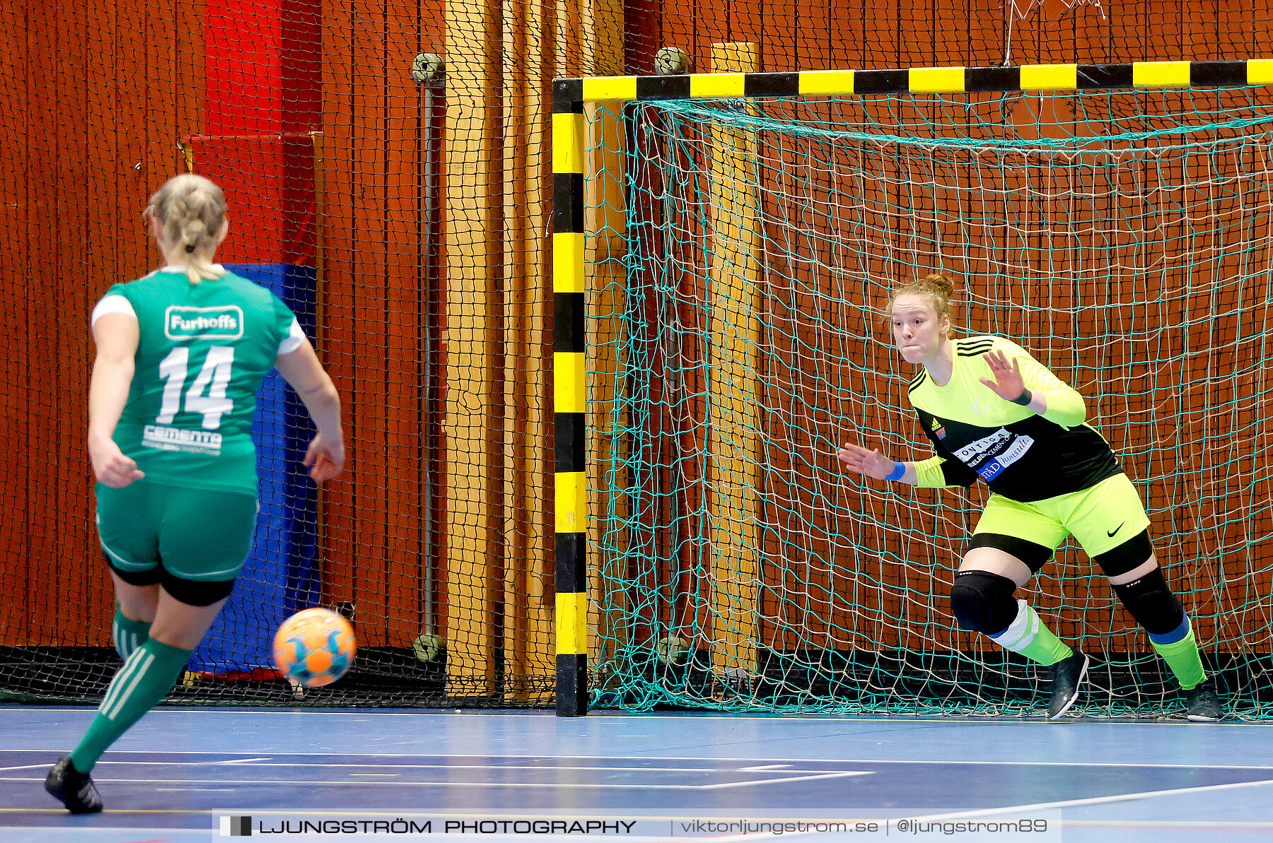 Dina-cupen 2023 1/4-final Skövde KIK-Våmbs IF 3-4,dam,Idrottshallen,Töreboda,Sverige,Futsal,,2023,300720