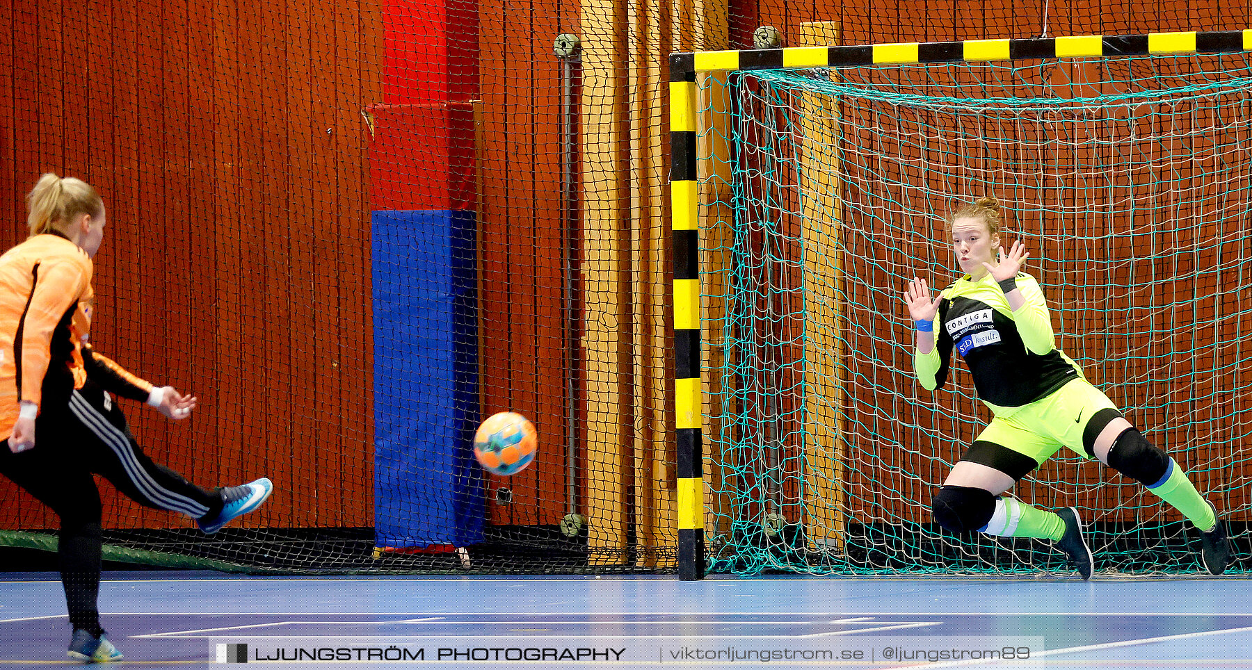 Dina-cupen 2023 1/4-final Skövde KIK-Våmbs IF 3-4,dam,Idrottshallen,Töreboda,Sverige,Futsal,,2023,300729