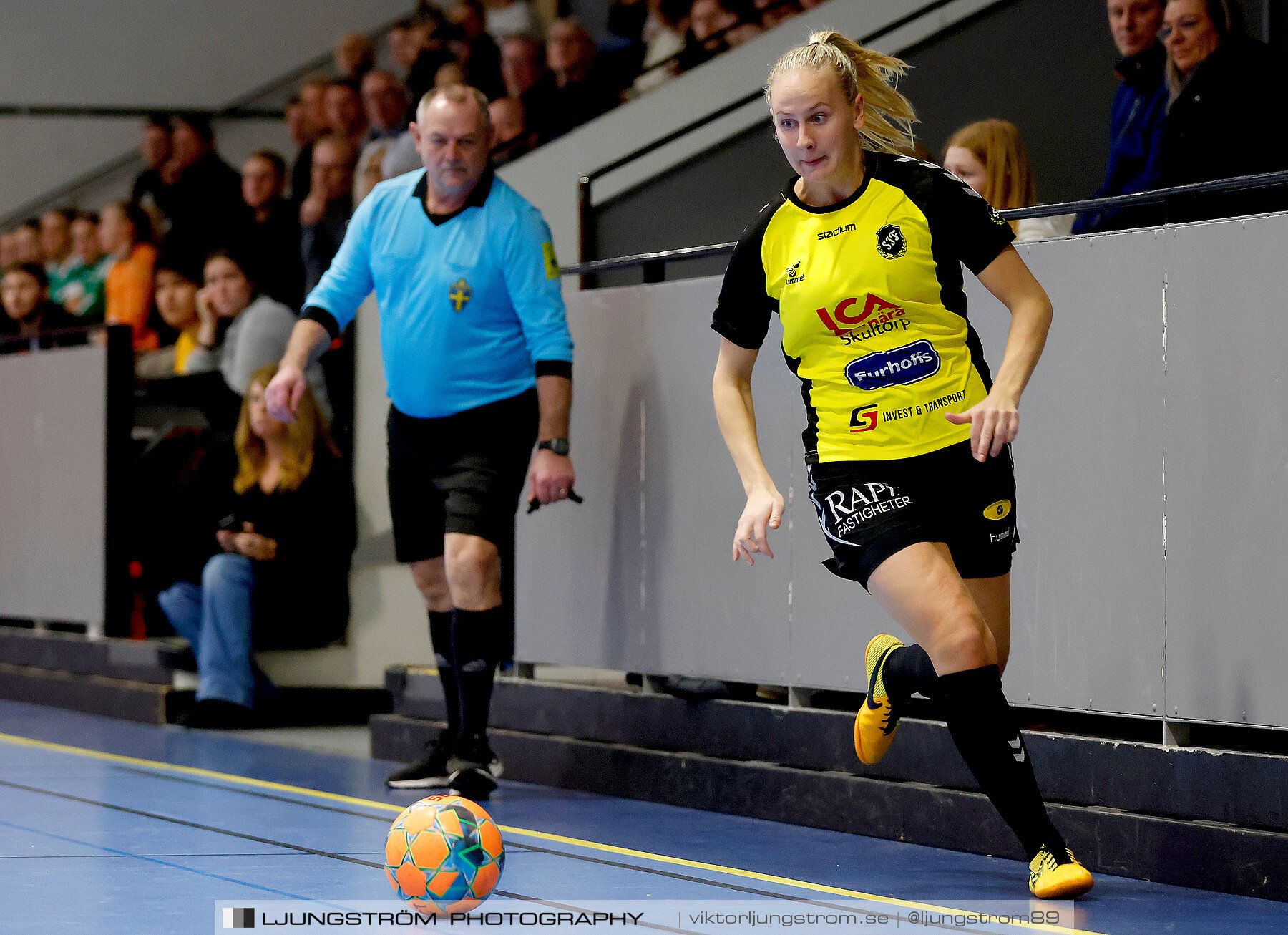 Dina-cupen 2023 1/2-final Falköpings FC-Skultorps IF 3-2,dam,Idrottshallen,Töreboda,Sverige,Futsal,,2023,301022