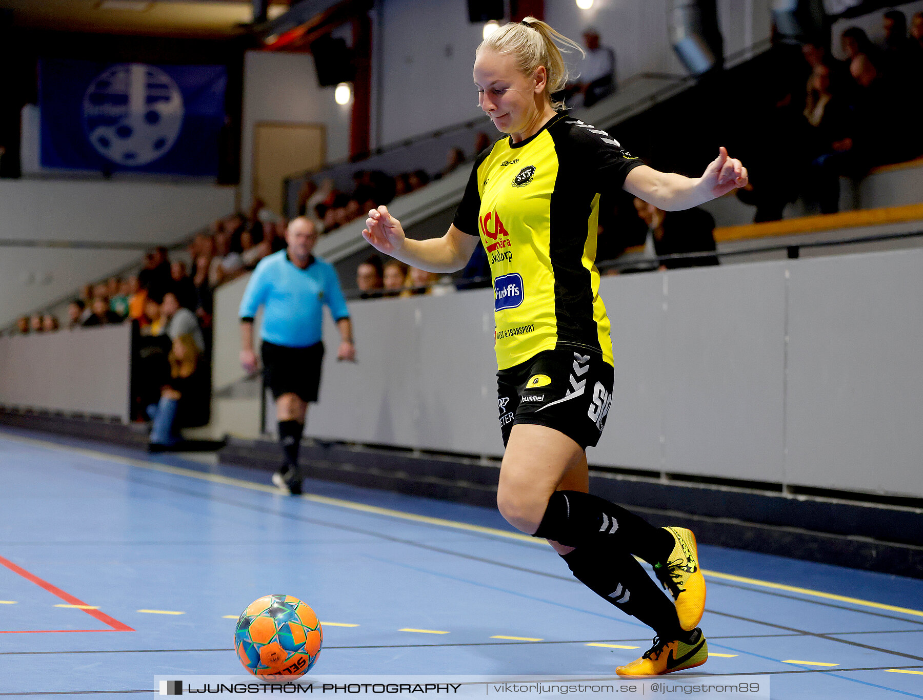 Dina-cupen 2023 1/2-final Falköpings FC-Skultorps IF 3-2,dam,Idrottshallen,Töreboda,Sverige,Futsal,,2023,301023