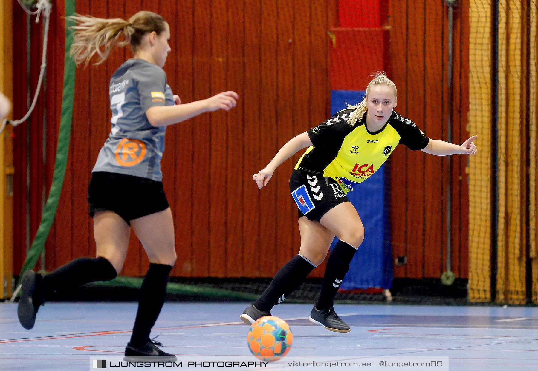 Dina-cupen 2023 1/2-final Falköpings FC-Skultorps IF 3-2,dam,Idrottshallen,Töreboda,Sverige,Futsal,,2023,301024