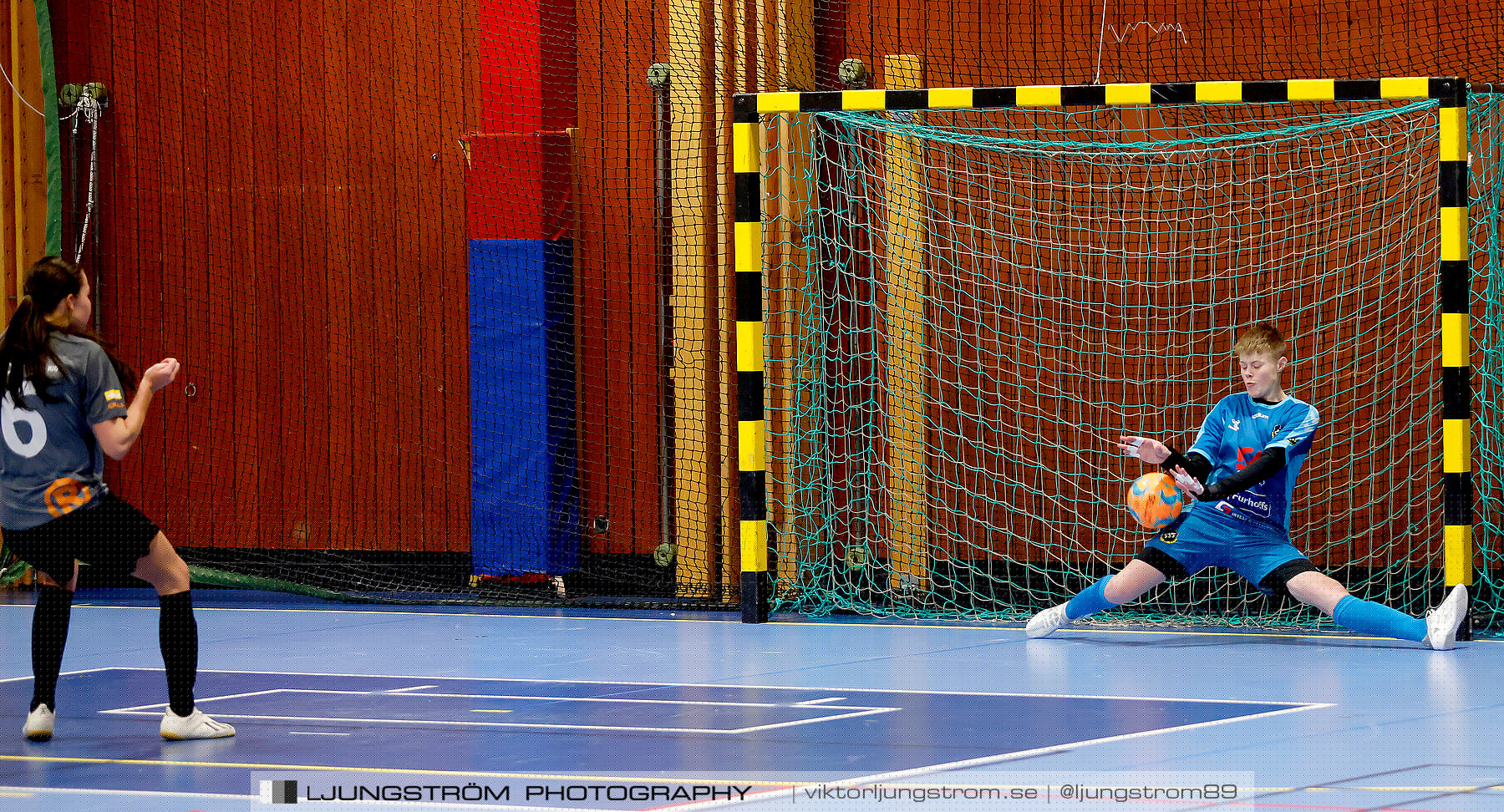Dina-cupen 2023 1/2-final Falköpings FC-Skultorps IF 3-2,dam,Idrottshallen,Töreboda,Sverige,Futsal,,2023,301109
