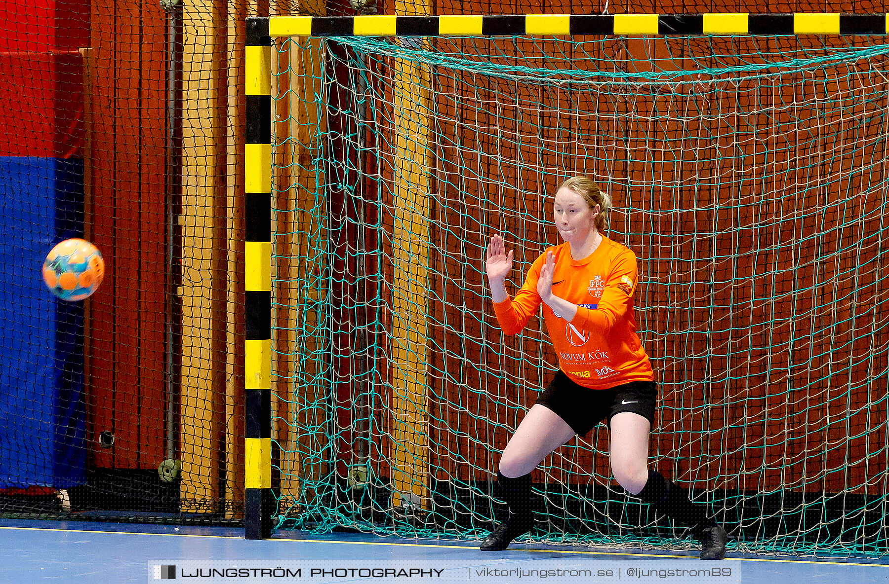 Dina-cupen 2023 1/2-final Falköpings FC-Skultorps IF 3-2,dam,Idrottshallen,Töreboda,Sverige,Futsal,,2023,301113