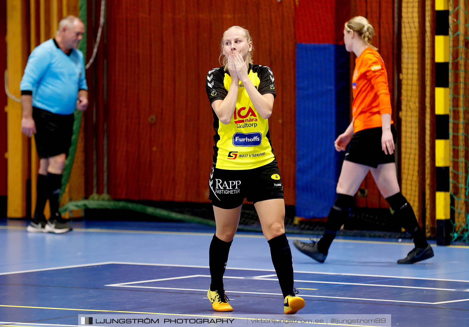 Dina-cupen 2023 1/2-final Falköpings FC-Skultorps IF 3-2,dam,Idrottshallen,Töreboda,Sverige,Futsal,,2023,301114