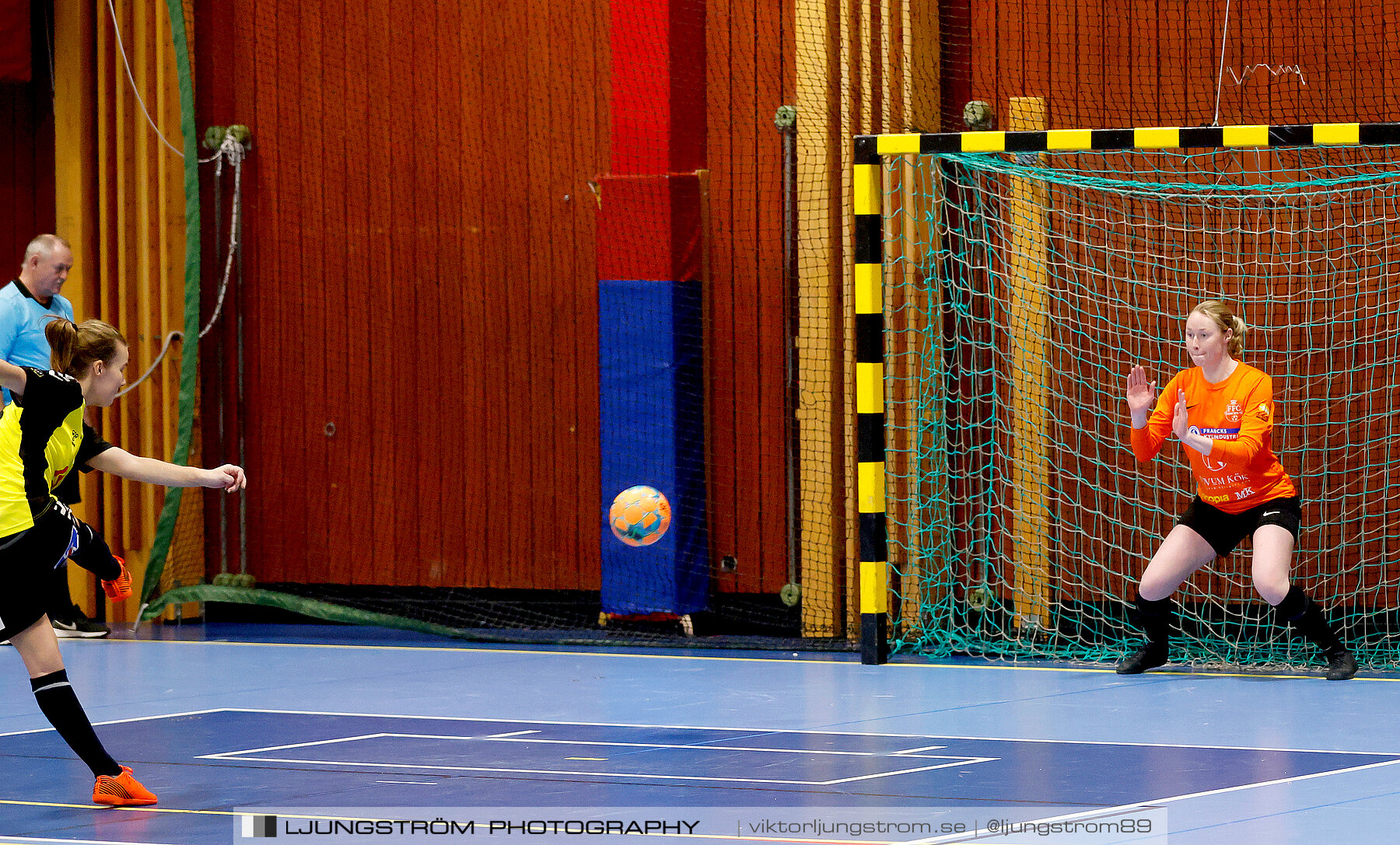 Dina-cupen 2023 1/2-final Falköpings FC-Skultorps IF 3-2,dam,Idrottshallen,Töreboda,Sverige,Futsal,,2023,301117