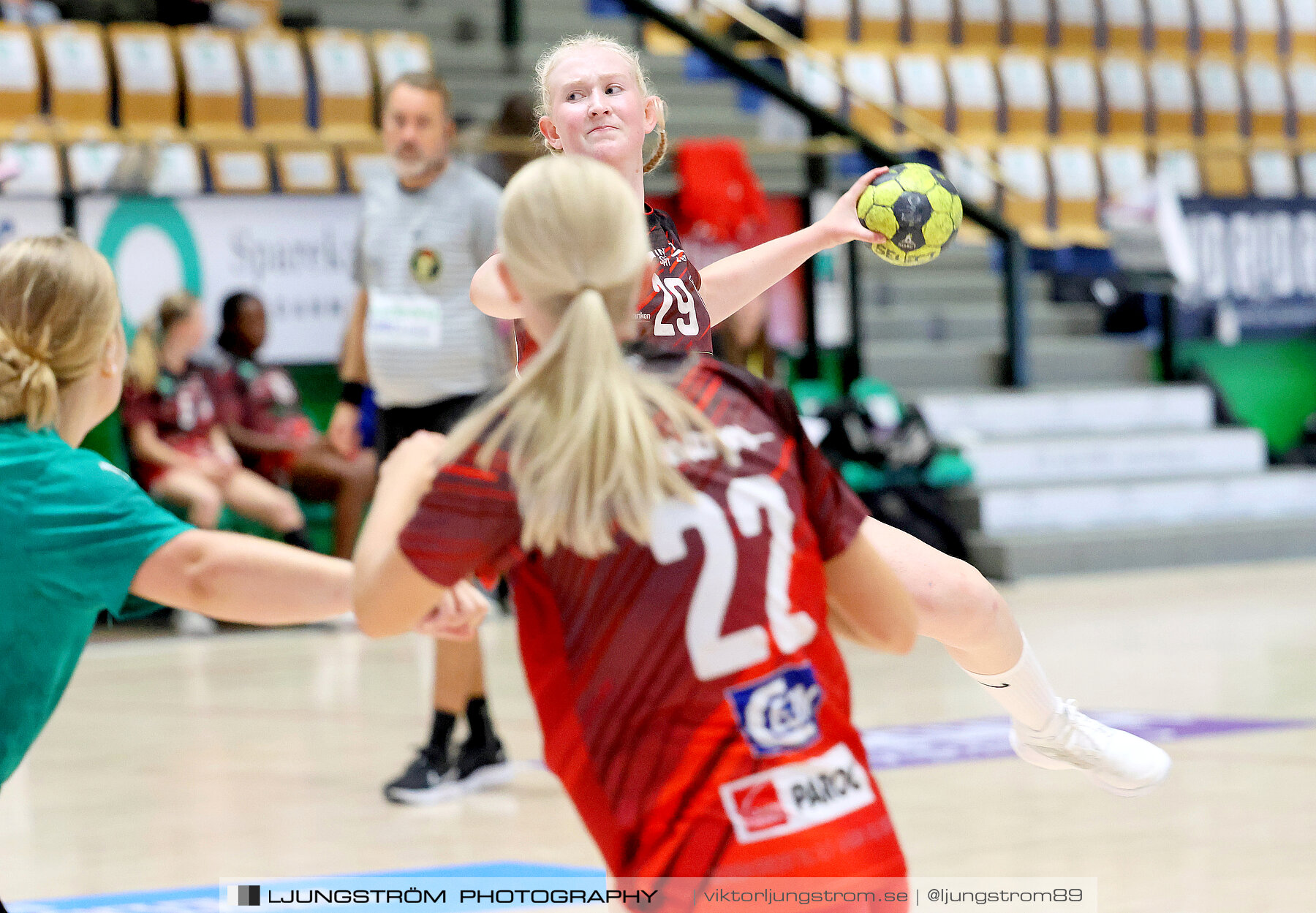 Generation Handball U17 Skövde HF-Viborg HK 1 14-16,dam,Biocirc Arena,Viborg,Danmark,Handboll,,2023,313633