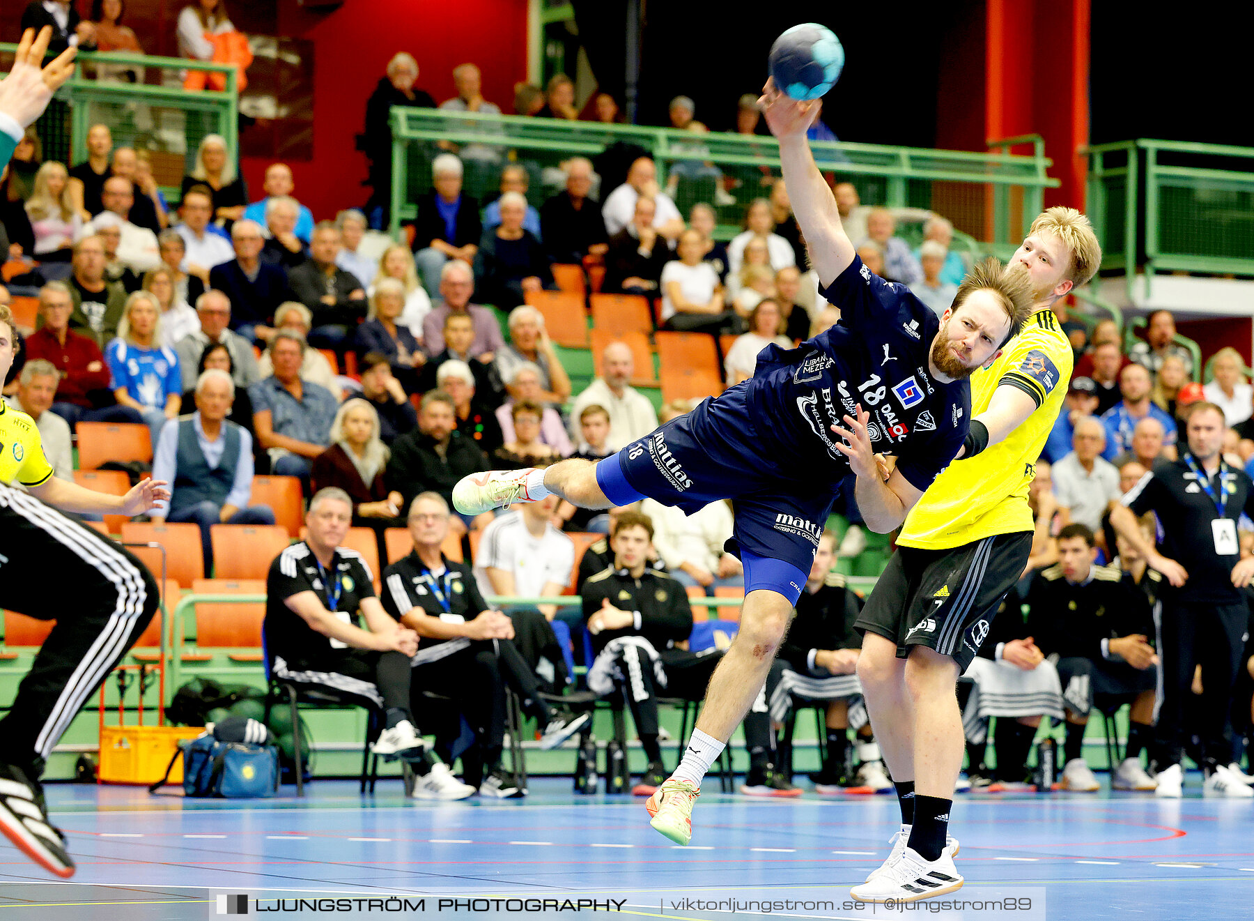 IFK Skövde HK-IK Sävehof 33-30,herr,Arena Skövde,Skövde,Sverige,Handboll,,2023,318702