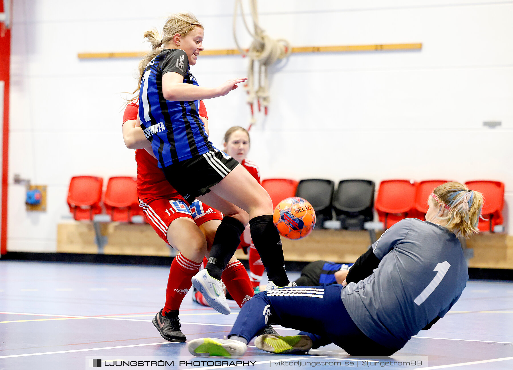 Dina-cupen 2024 1 2-final Skövde KIK-Mariestads BoIS FF 2-0,dam,Idrottshallen,Töreboda,Sverige,Futsal,,2024,326288