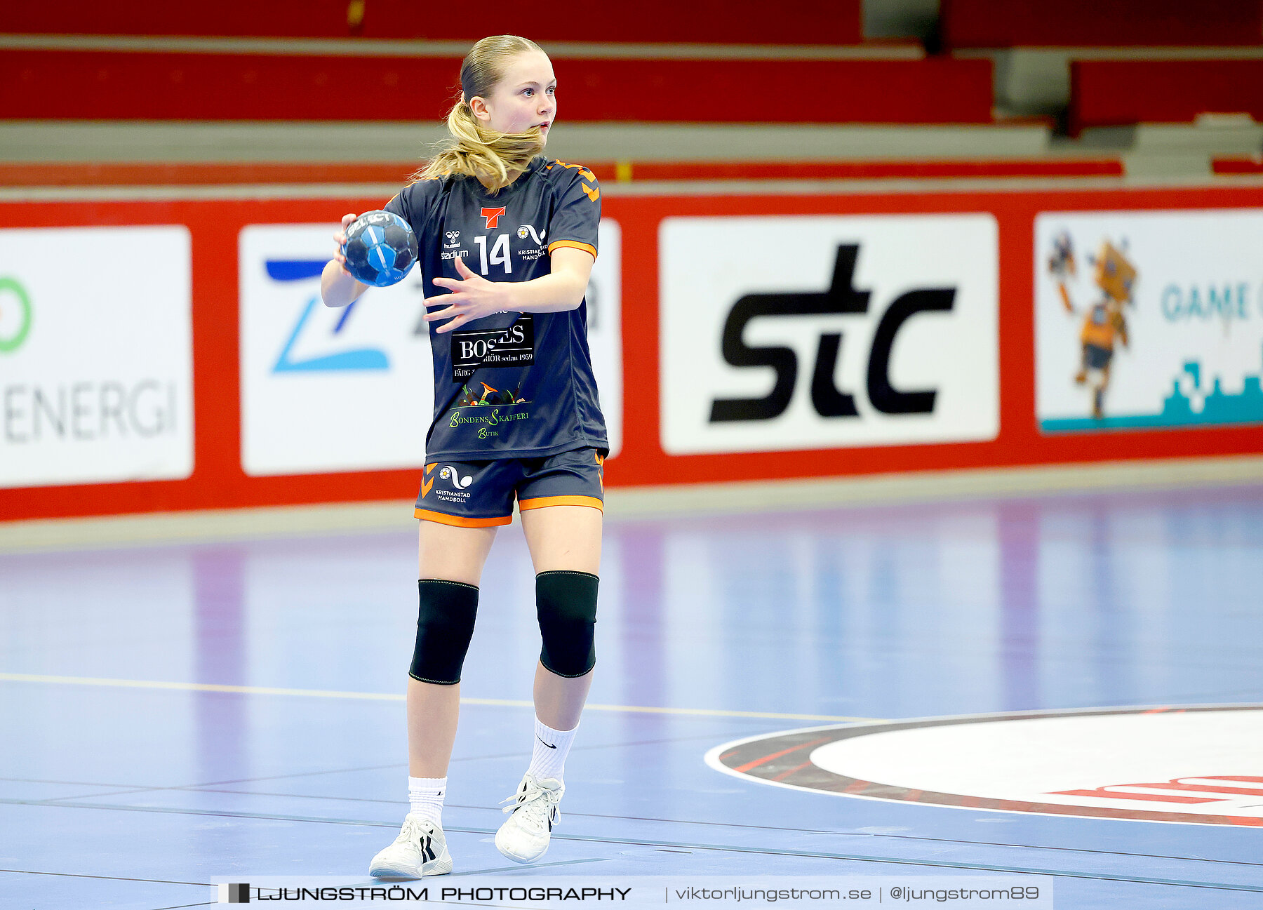 USM F14 Steg 3A Skövde HF Vit-Kristianstad HK 17-18,dam,Skövde Idrottshall,Skövde,Sverige,Ungdoms-SM,Handboll,2024,329471