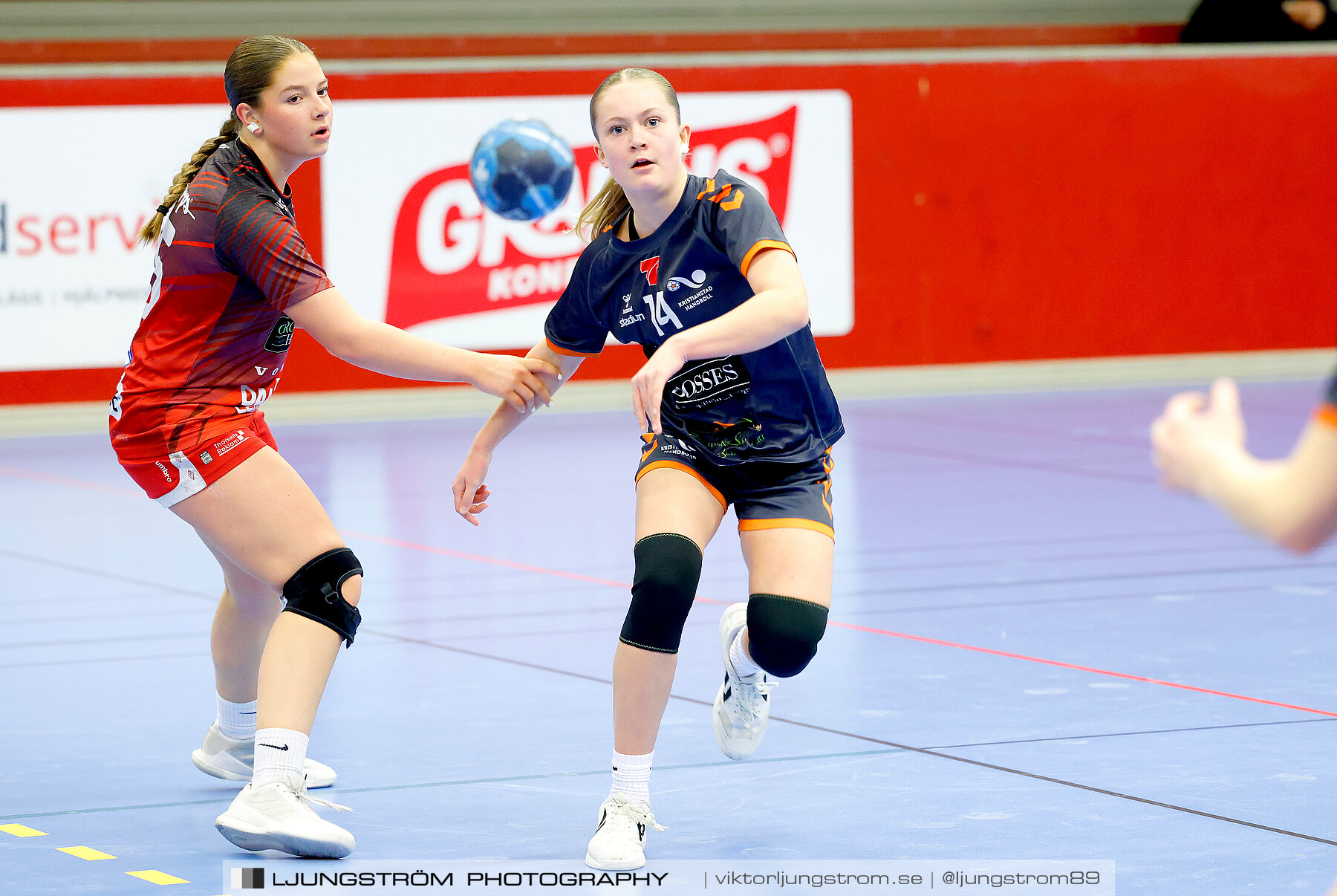 USM F14 Steg 3A Skövde HF Vit-Kristianstad HK 17-18,dam,Skövde Idrottshall,Skövde,Sverige,Ungdoms-SM,Handboll,2024,329510