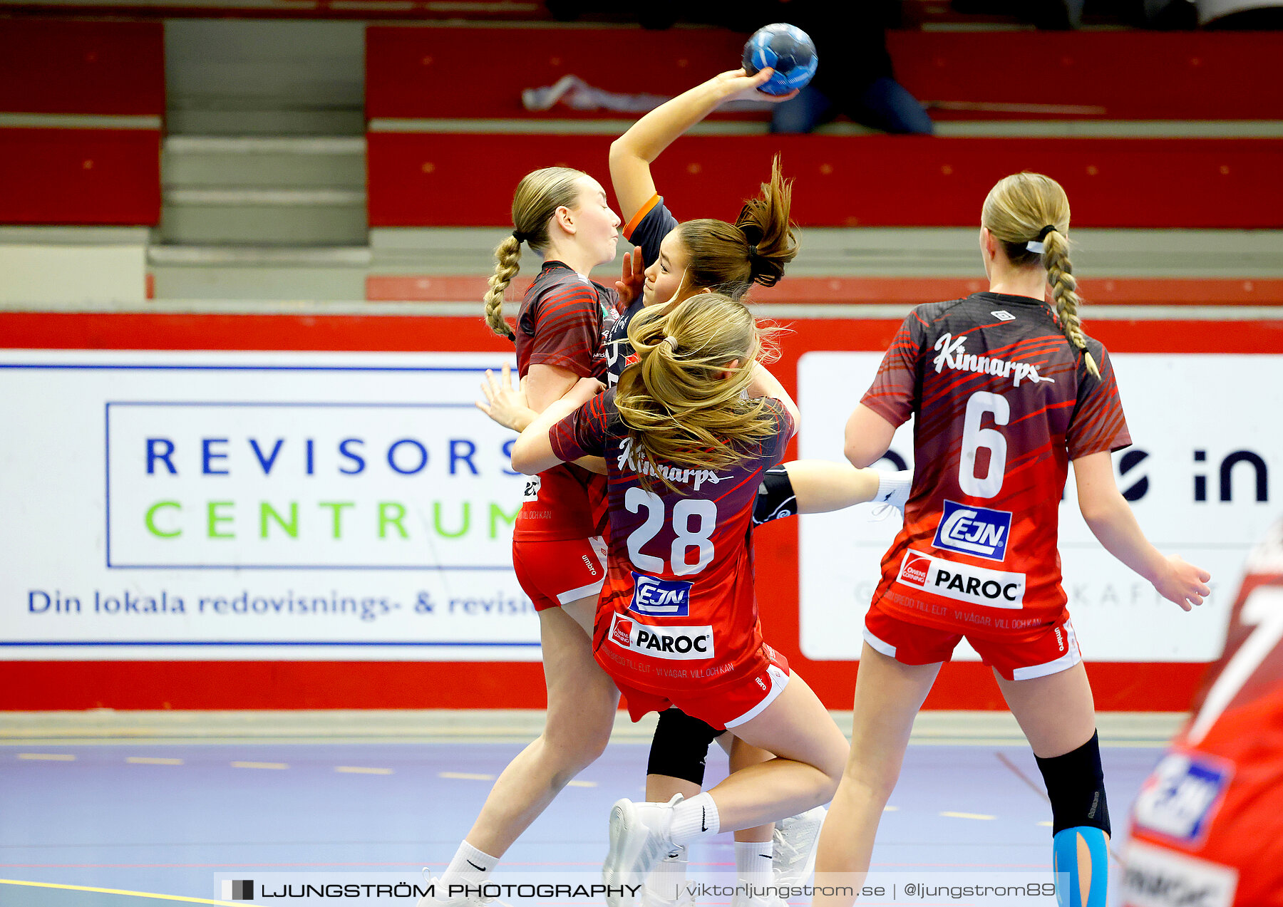 USM F14 Steg 3A Skövde HF Vit-Kristianstad HK 17-18,dam,Skövde Idrottshall,Skövde,Sverige,Ungdoms-SM,Handboll,2024,329534