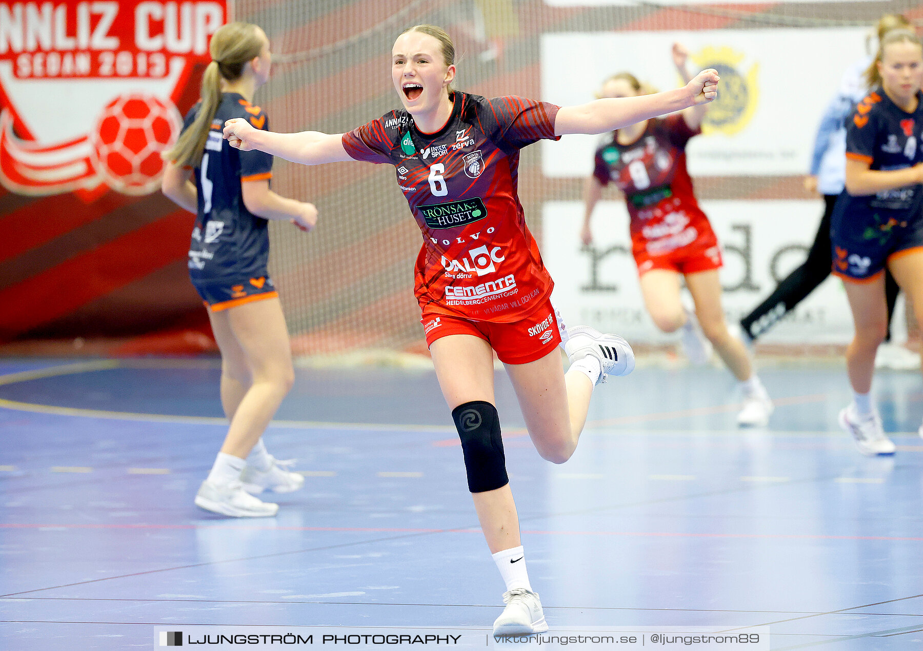 USM F14 Steg 3A Skövde HF Vit-Kristianstad HK 17-18,dam,Skövde Idrottshall,Skövde,Sverige,Ungdoms-SM,Handboll,2024,329555