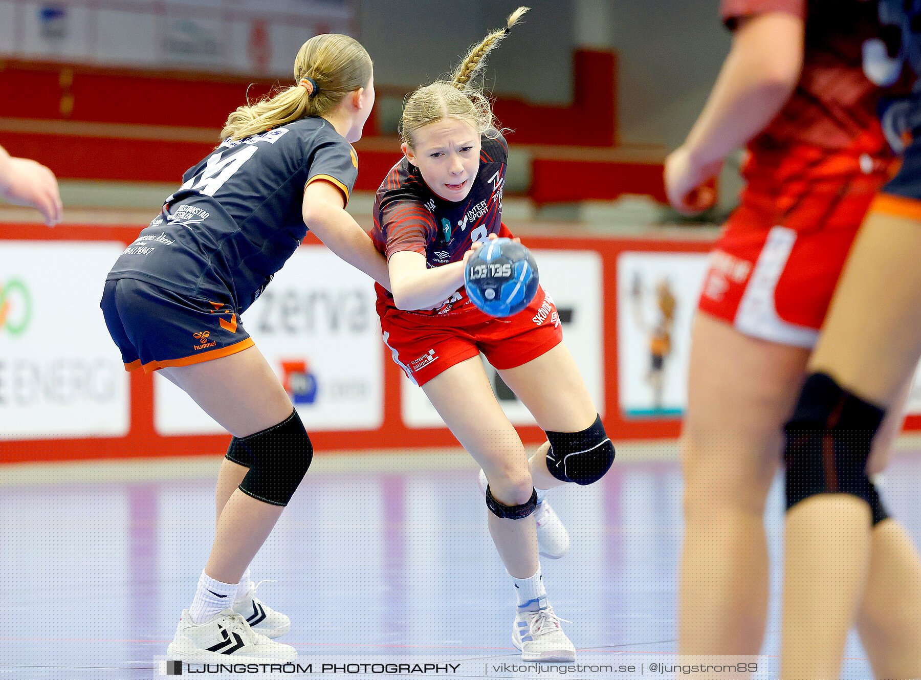 USM F14 Steg 3A Skövde HF Vit-Kristianstad HK 17-18,dam,Skövde Idrottshall,Skövde,Sverige,Ungdoms-SM,Handboll,2024,329599